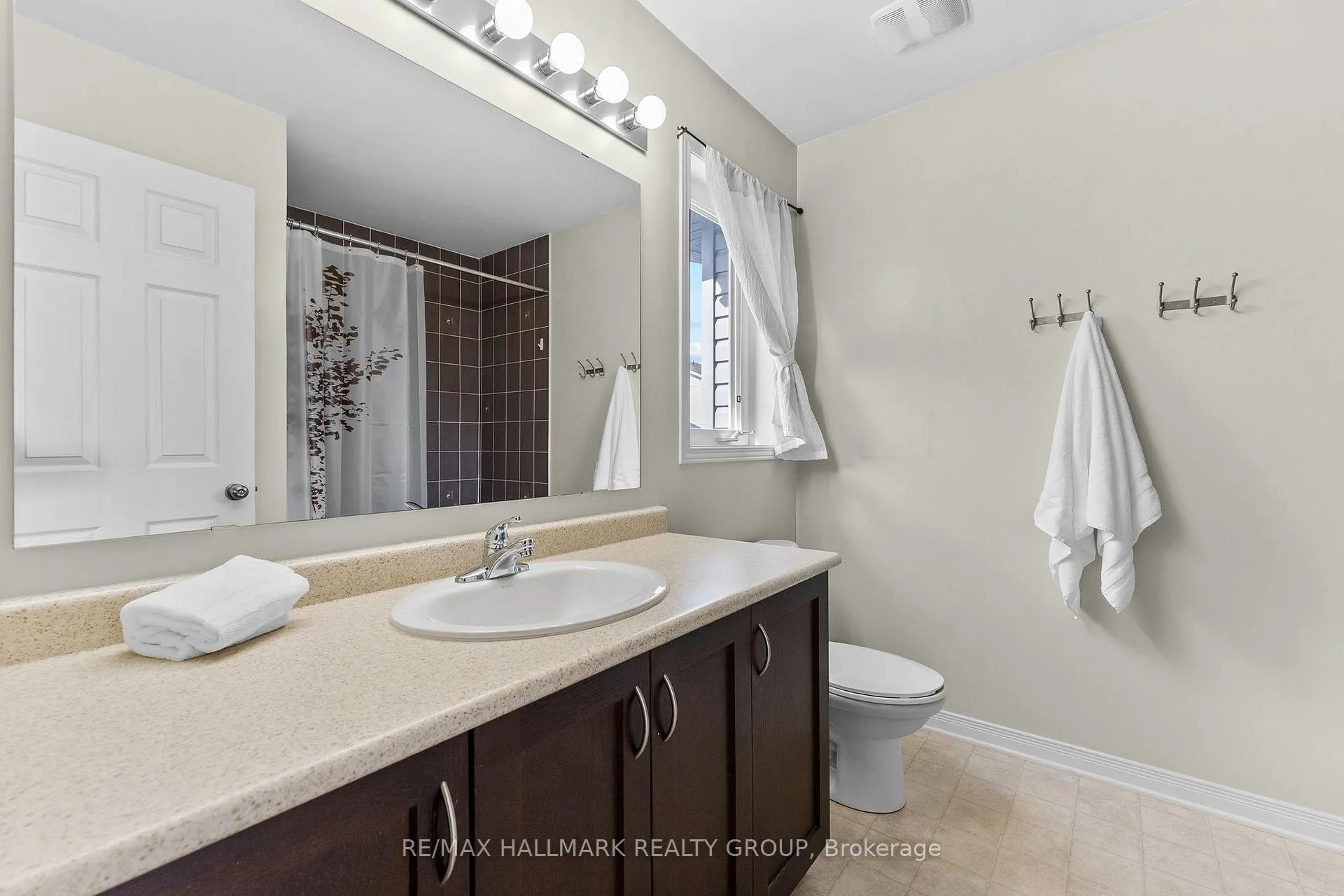 Photo 34 of 231 Rolling Meadow Crescent, Ottawa, Mer Bleue/Bradley Estates/Anderson Park — HOMEH