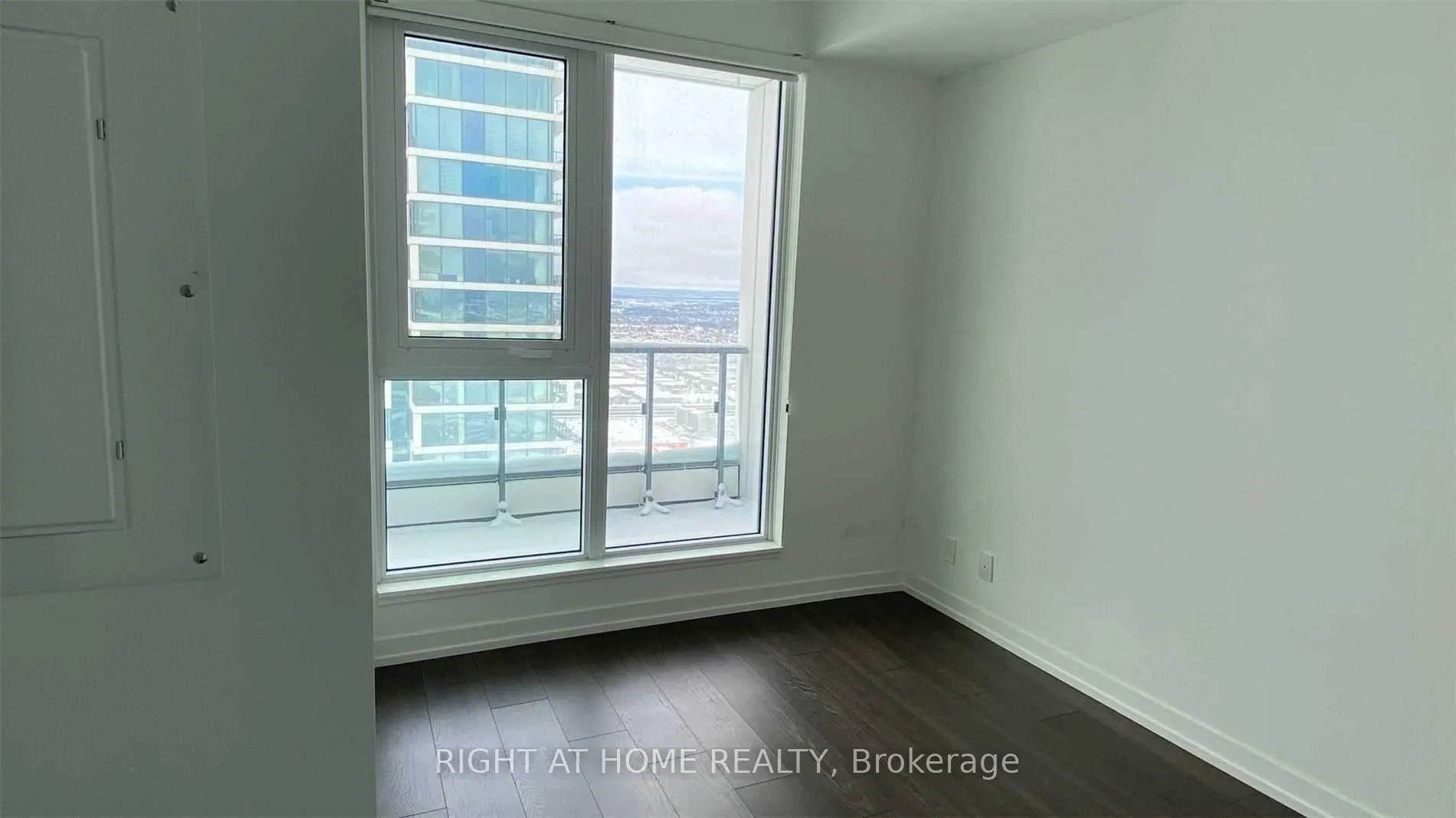 Photo 6 of Unit 5811, 950 Portage Parkway, Vaughan, Vaughan Corporate Centre — HOMEH
