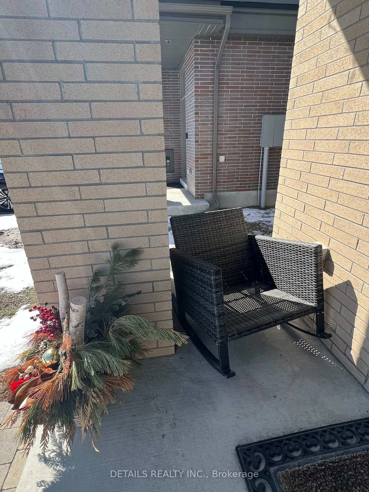 Photo 3 of 303 Wigwas Street, Ottawa, CFB Rockcliffe and Area — HOMEH