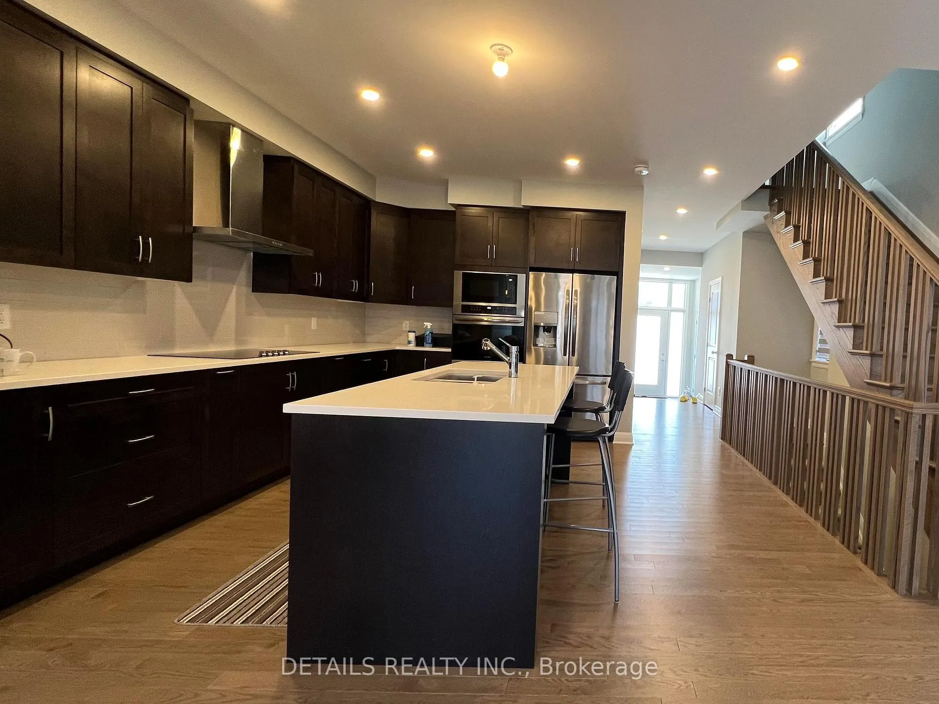 Photo 7 of 303 Wigwas Street, Ottawa, CFB Rockcliffe and Area — HOMEH