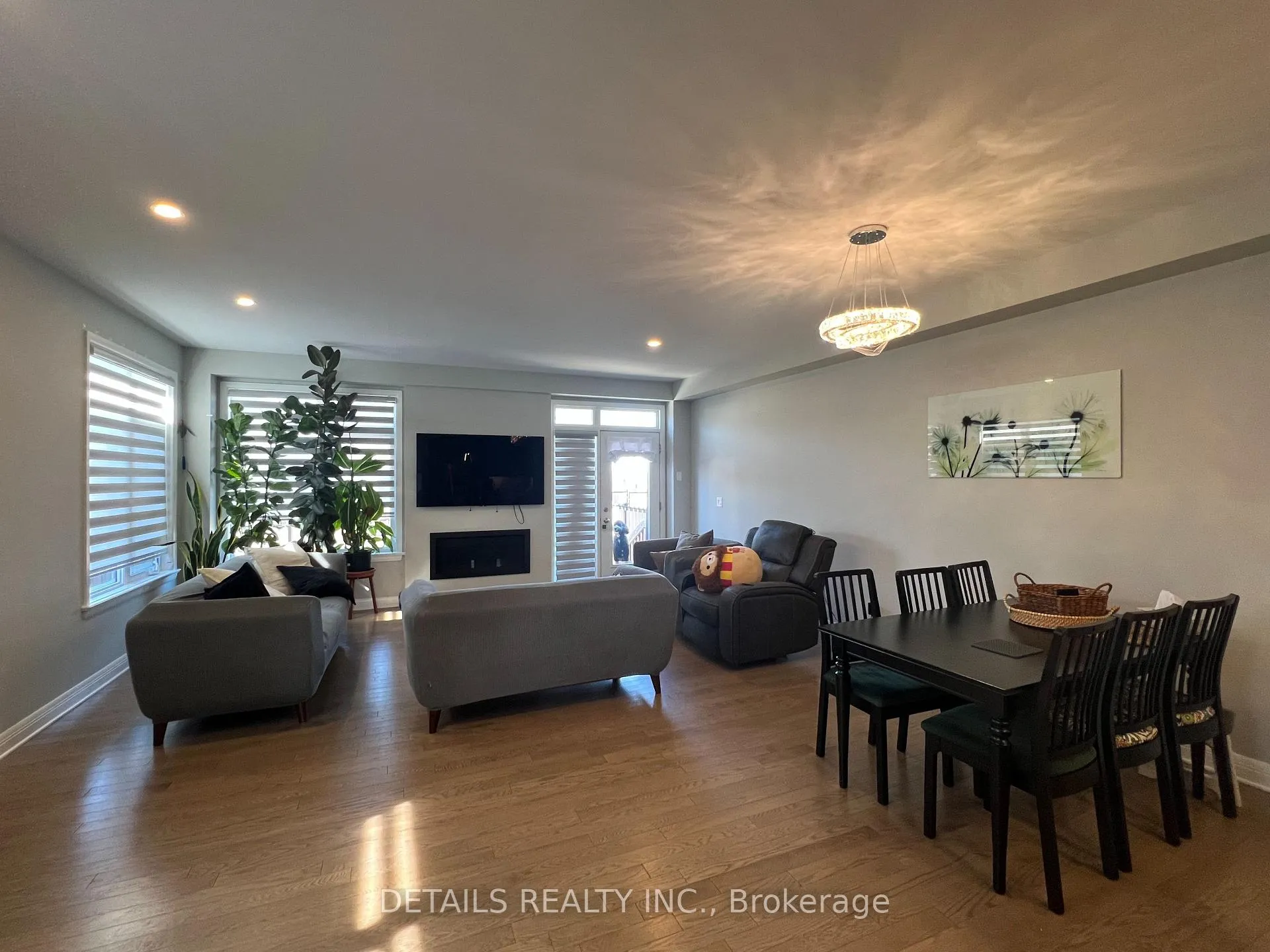Photo 12 of 303 Wigwas Street, Ottawa, CFB Rockcliffe and Area — HOMEH