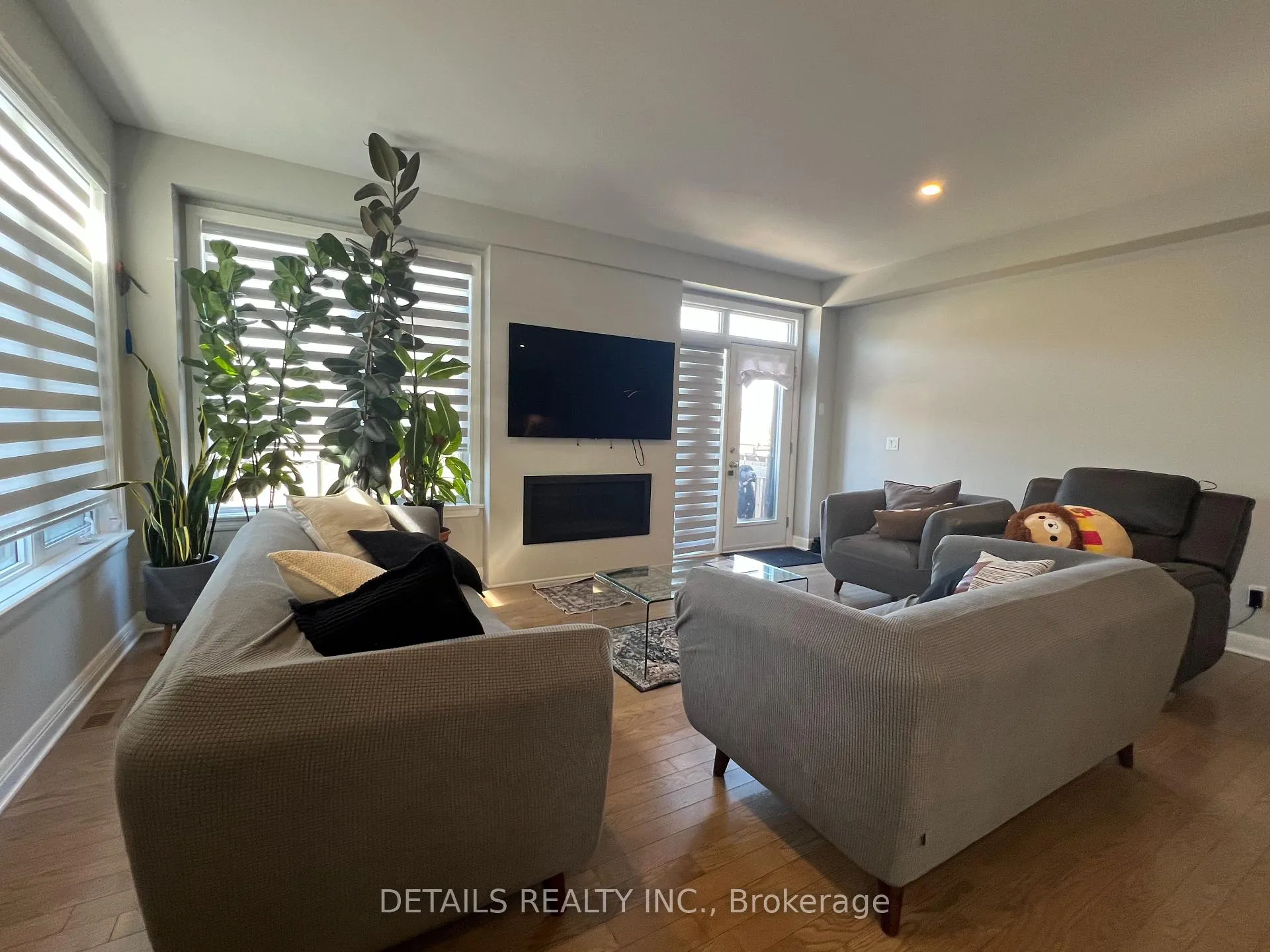 Photo 16 of 303 Wigwas Street, Ottawa, CFB Rockcliffe and Area — HOMEH