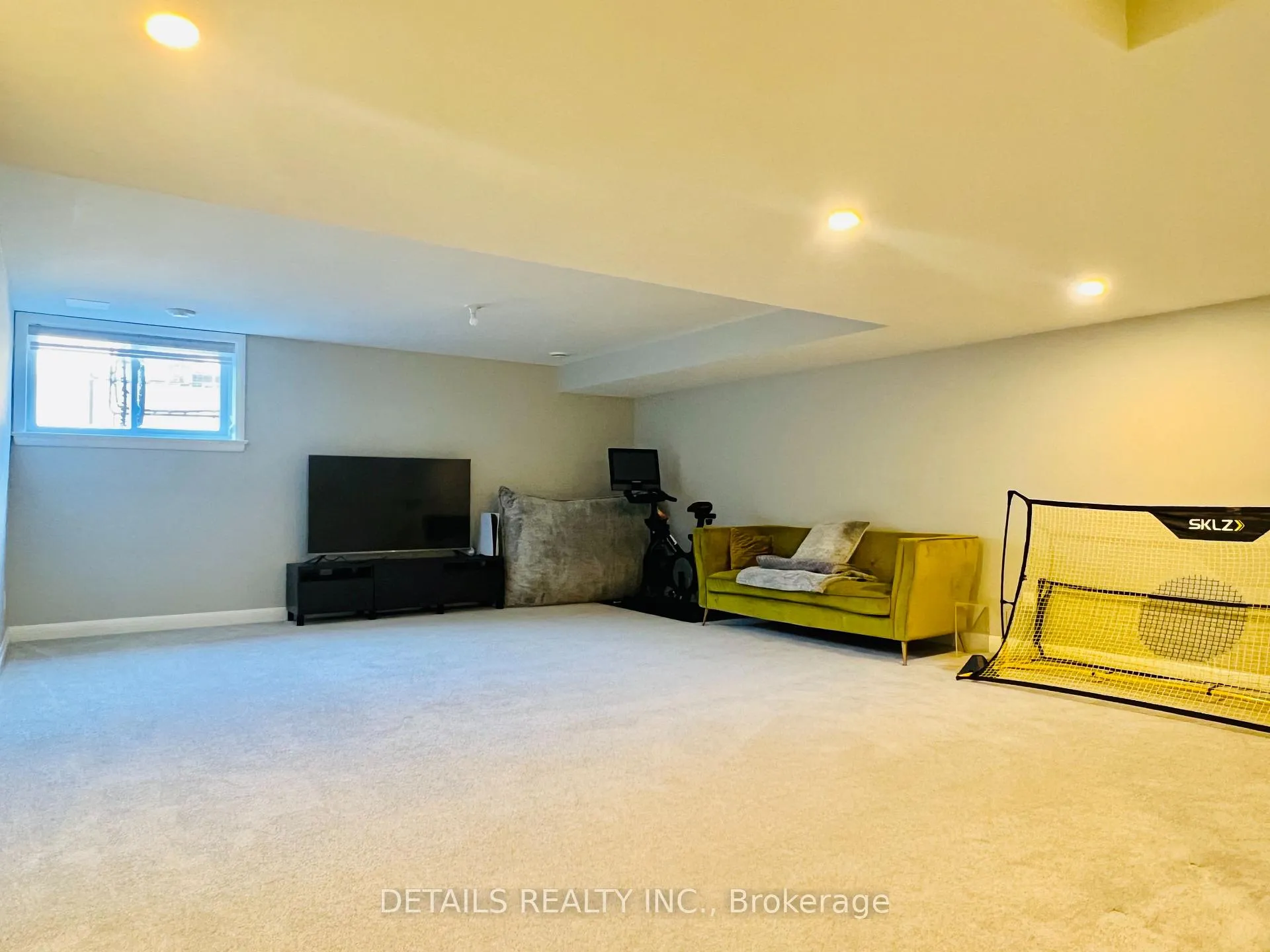 Photo 34 of 303 Wigwas Street, Ottawa, CFB Rockcliffe and Area — HOMEH
