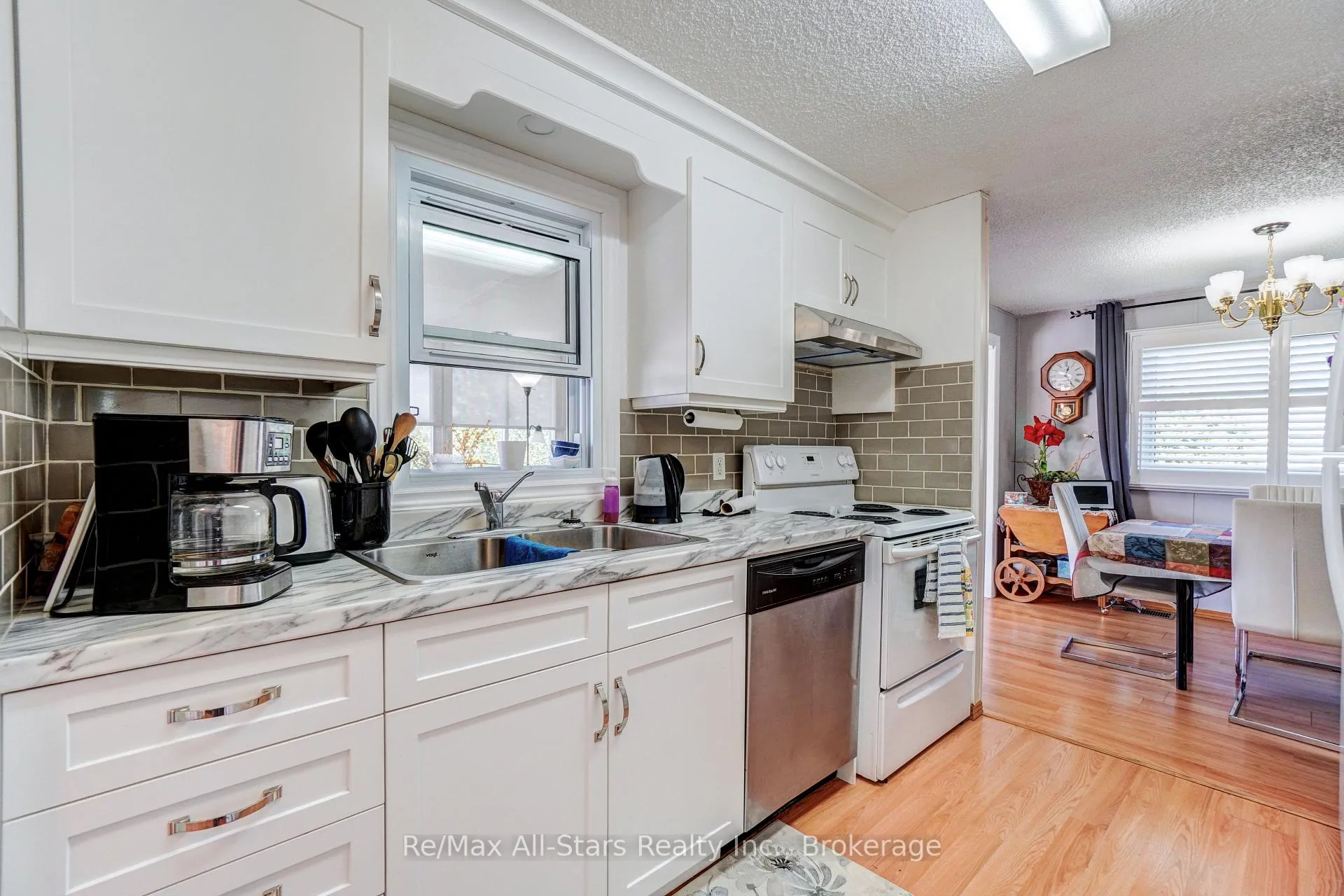 Photo 11 of 6 Vista Drive, Kawartha Lakes, Lindsay — HOMEH