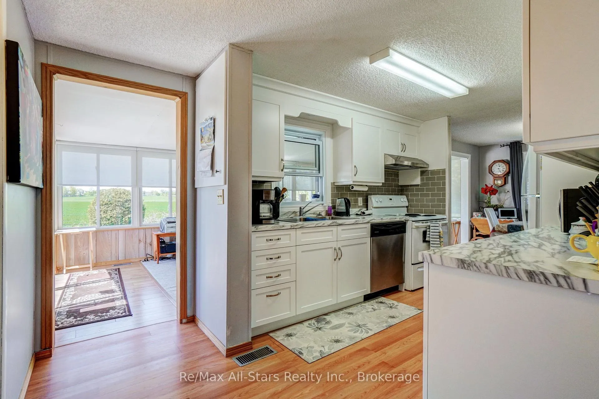 Photo 13 of 6 Vista Drive, Kawartha Lakes, Lindsay — HOMEH