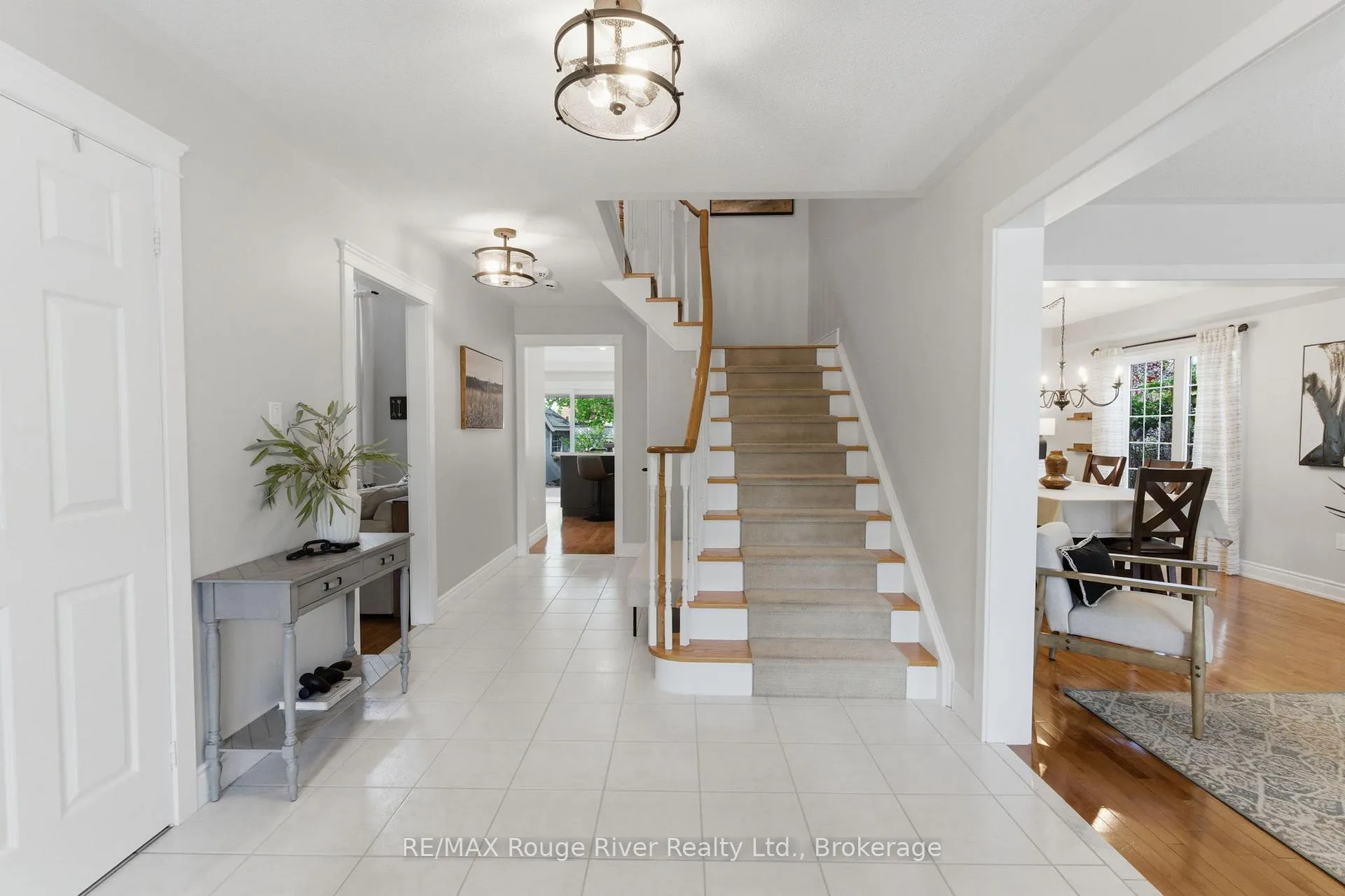 Photo 3 of 1 Sturgess Crescent, Whitby, Brooklin — HOMEH