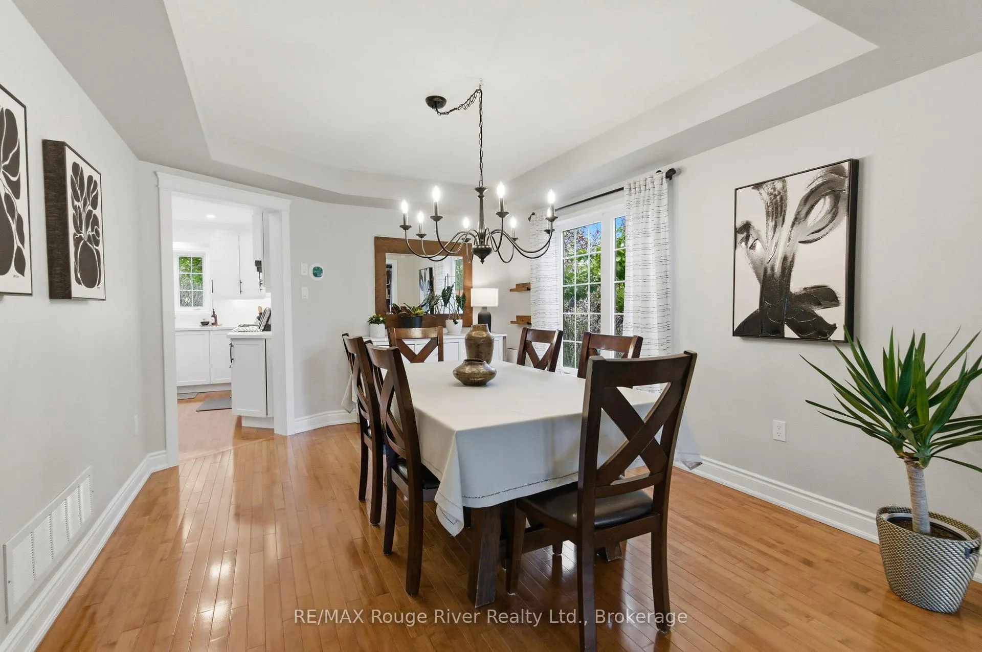 Photo 7 of 1 Sturgess Crescent, Whitby, Brooklin — HOMEH