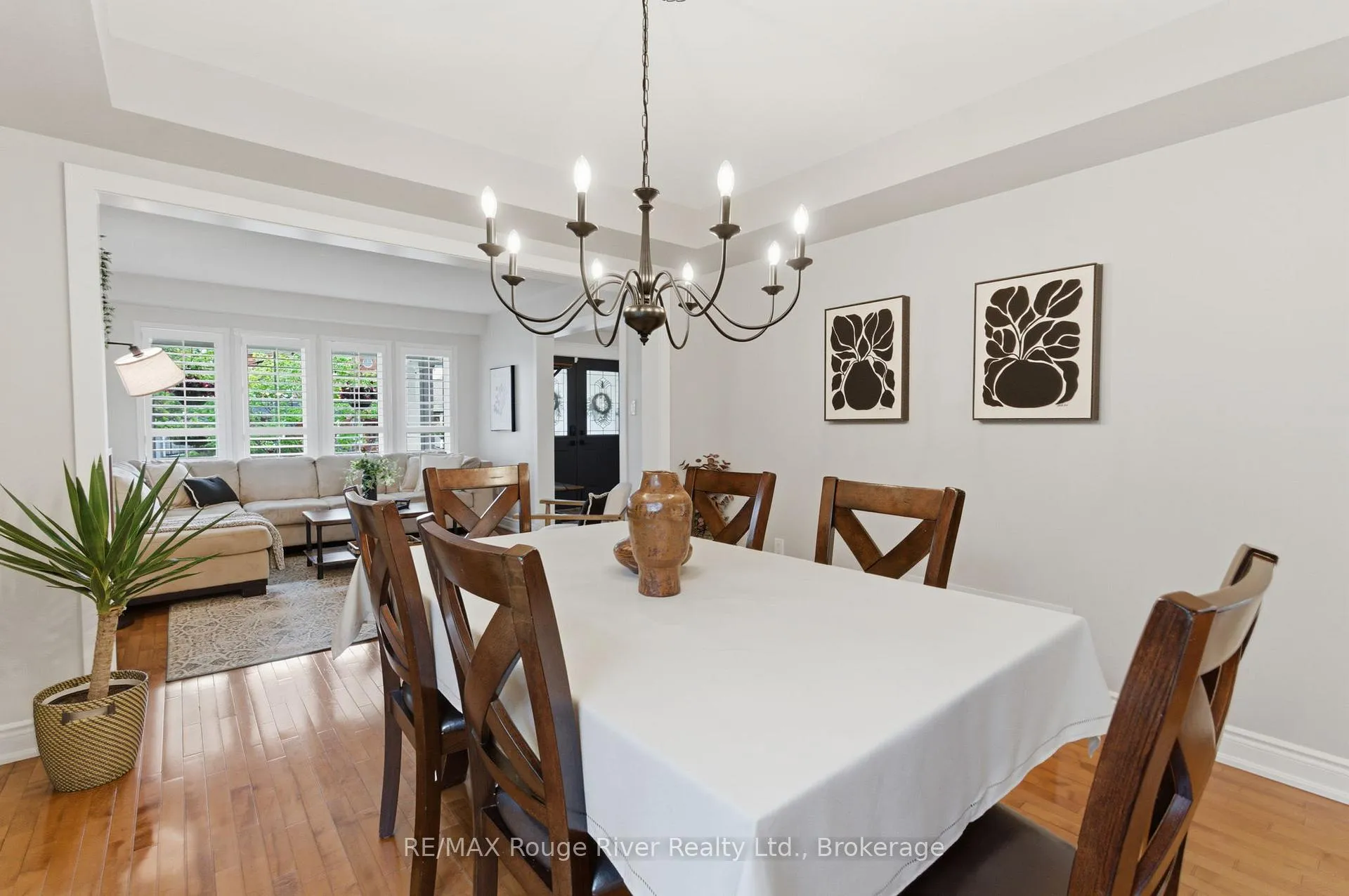 Photo 8 of 1 Sturgess Crescent, Whitby, Brooklin — HOMEH