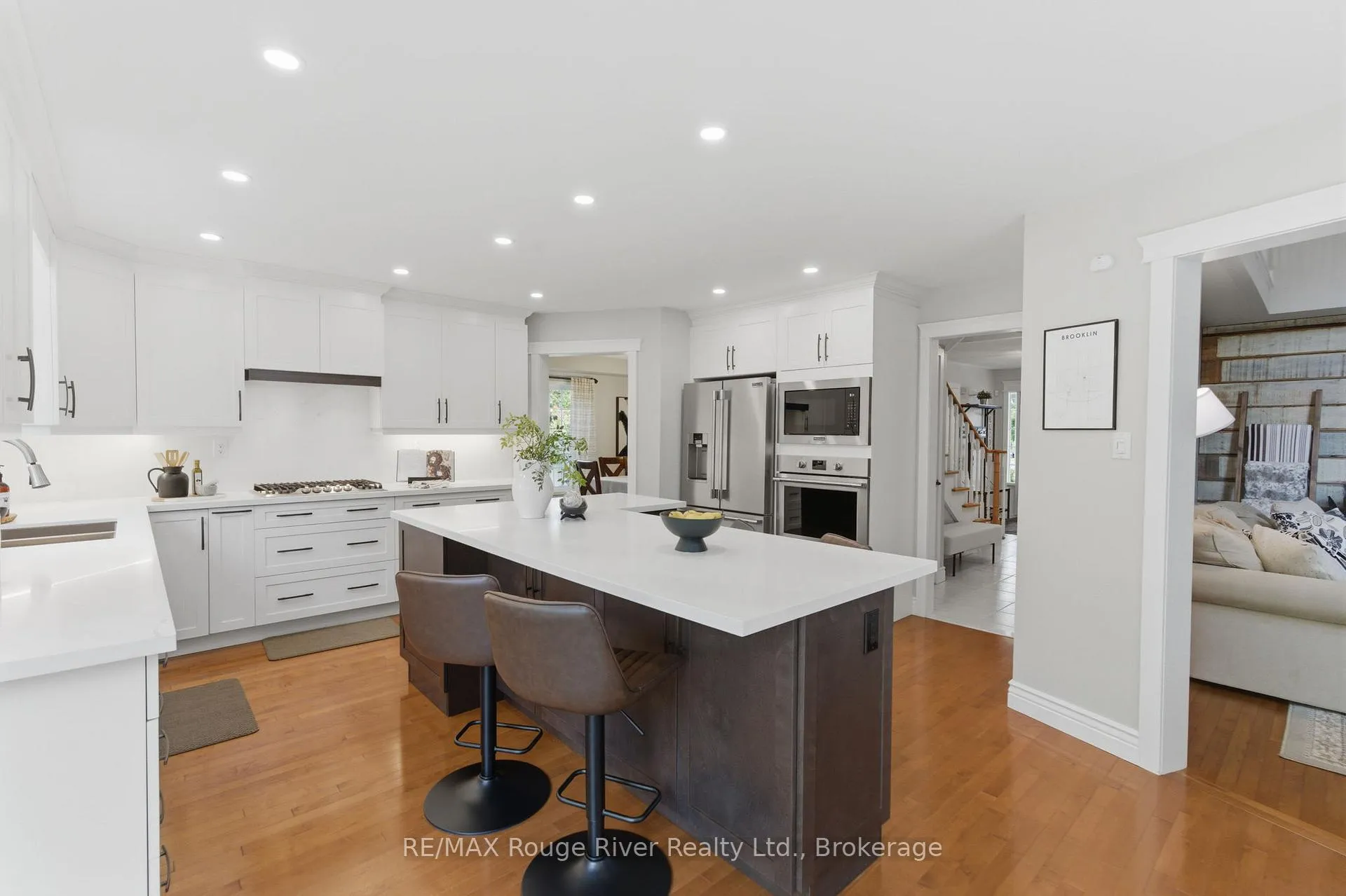 Photo 14 of 1 Sturgess Crescent, Whitby, Brooklin — HOMEH