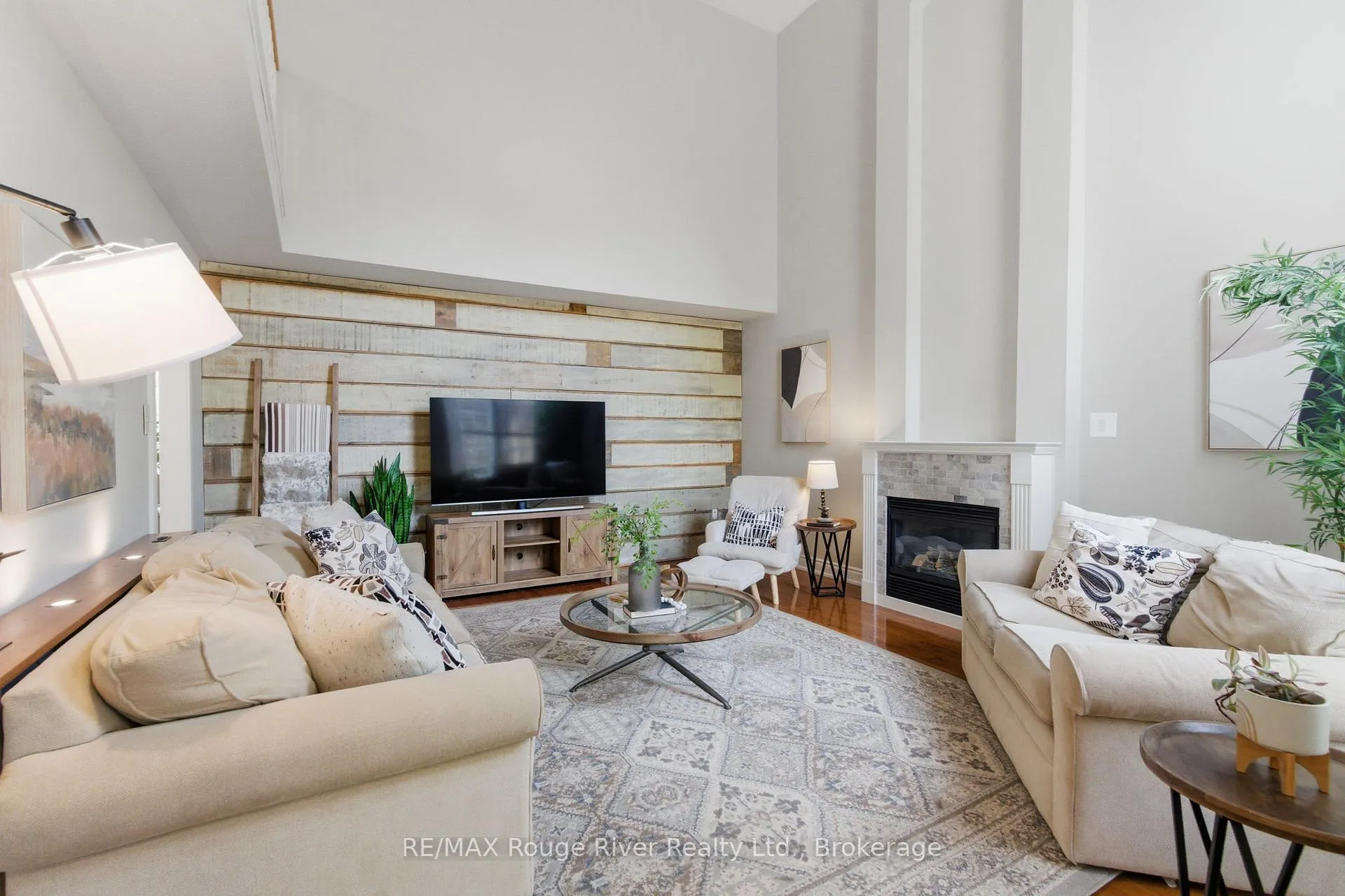 Photo 16 of 1 Sturgess Crescent, Whitby, Brooklin — HOMEH