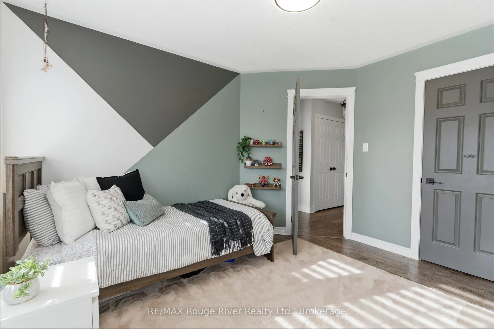 Photo 30 of 1 Sturgess Crescent, Whitby, Brooklin — HOMEH