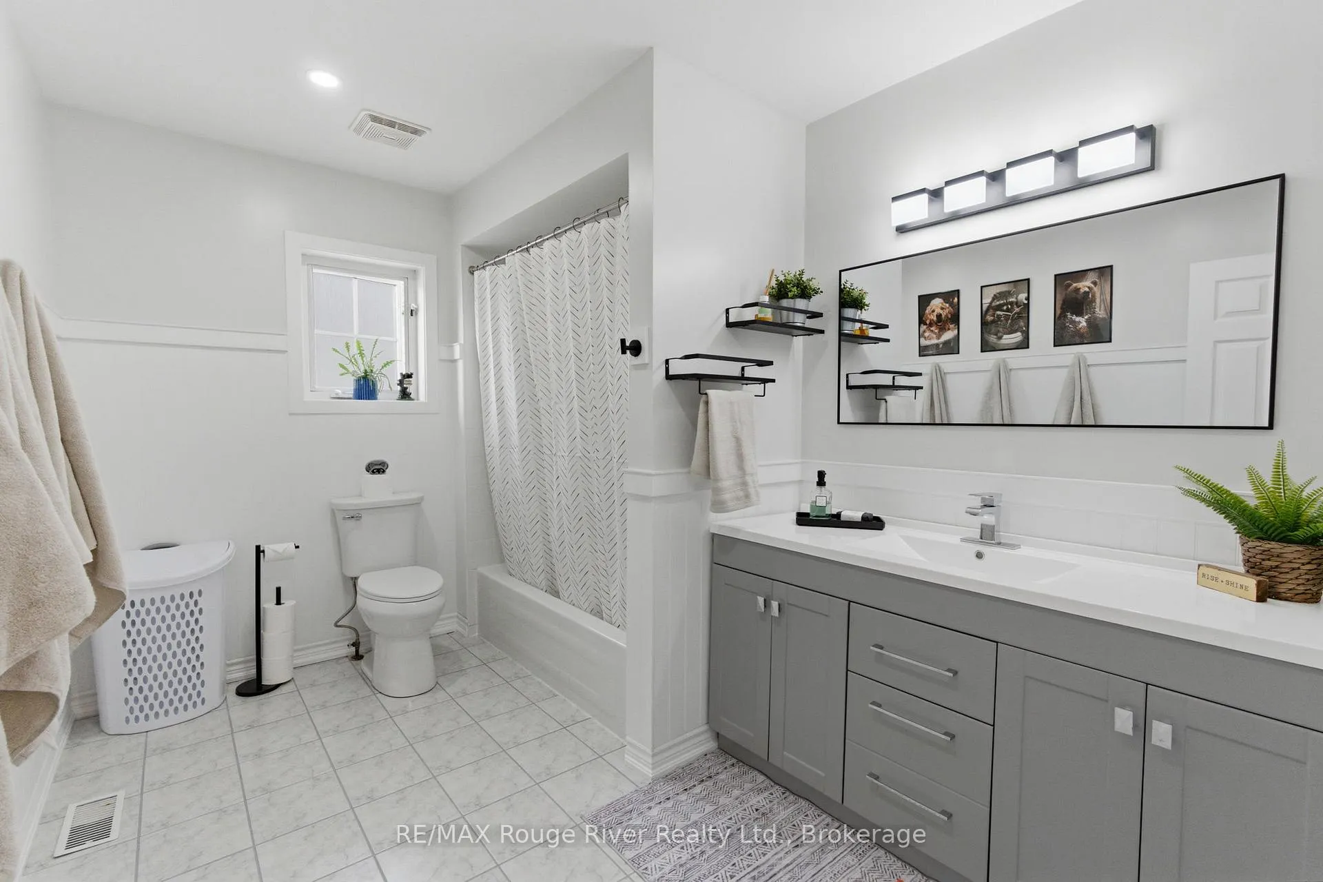 Photo 33 of 1 Sturgess Crescent, Whitby, Brooklin — HOMEH