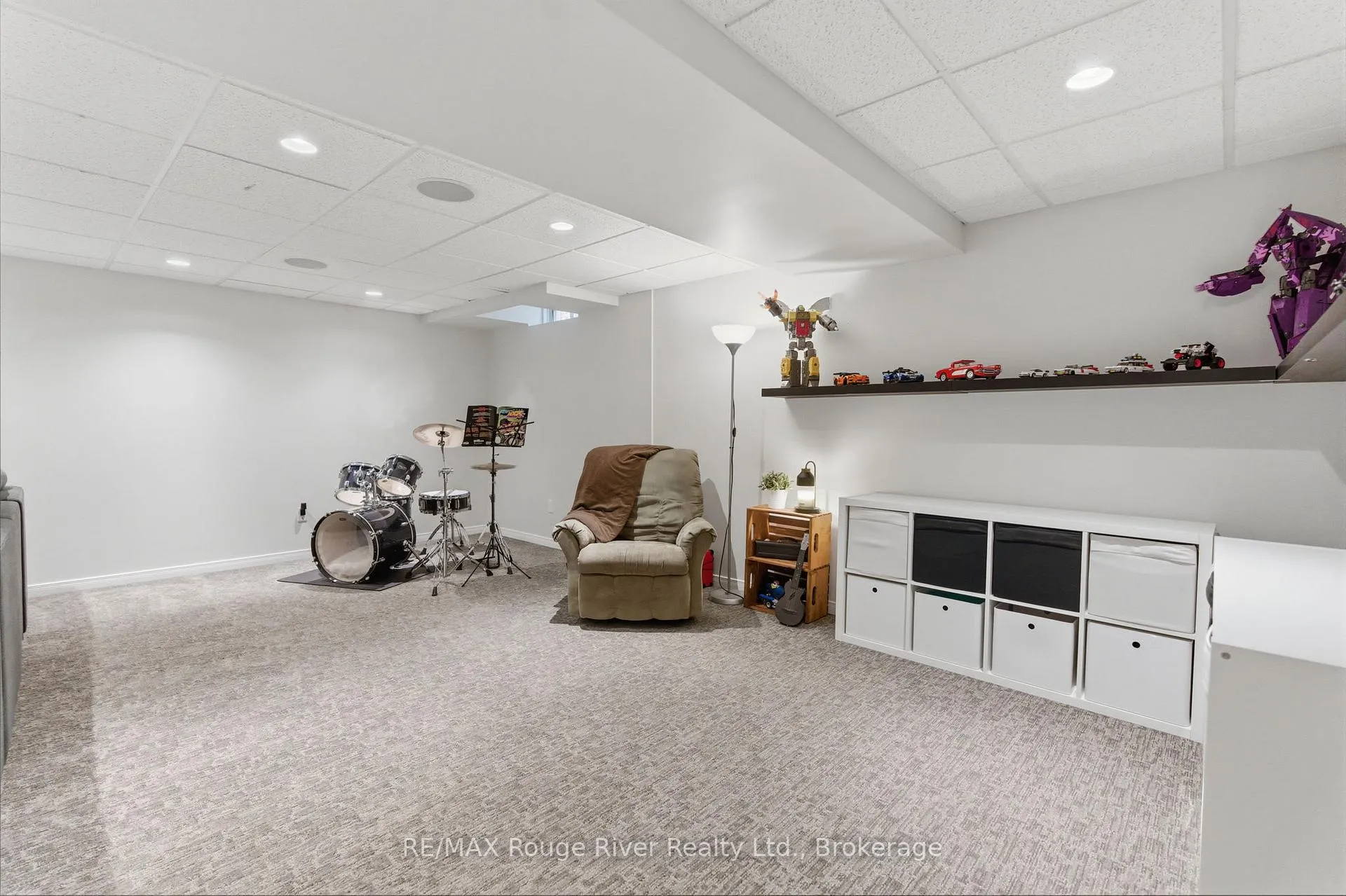 Photo 37 of 1 Sturgess Crescent, Whitby, Brooklin — HOMEH