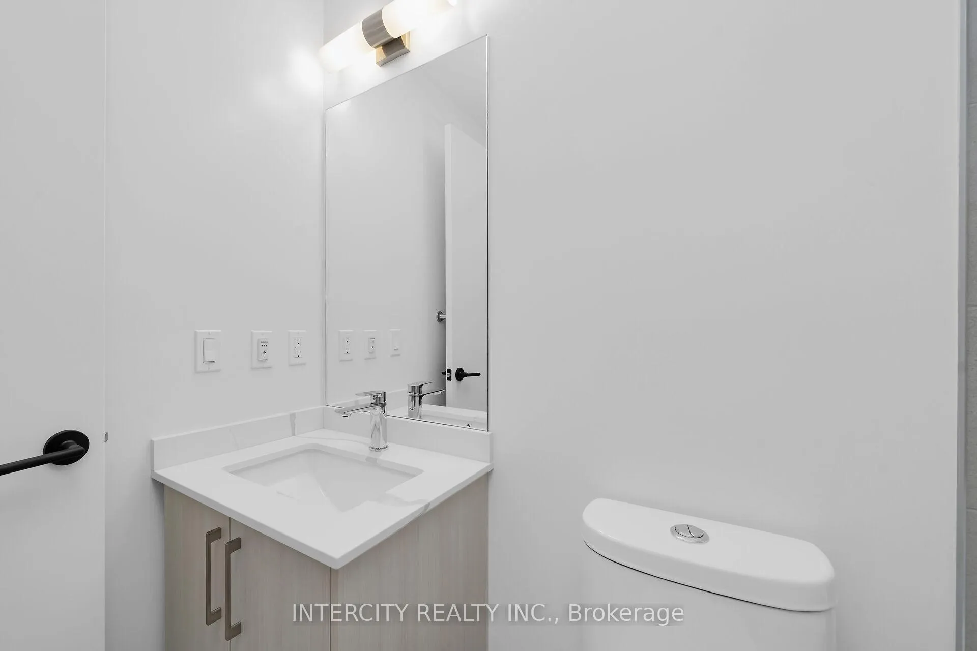 Photo 18 of Unit 326, 2075 King Road, King, King City — HOMEH
