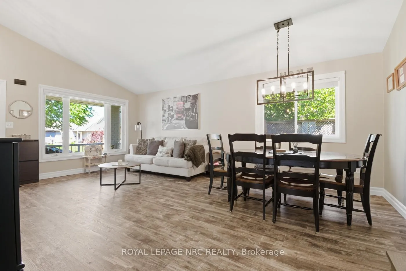 Photo 7 of 5622 Magnolia Drive, Niagara Falls, Ascot — HOMEH