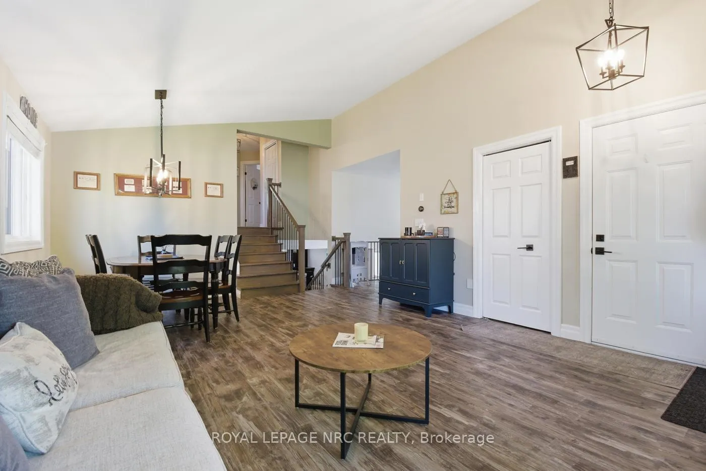Photo 8 of 5622 Magnolia Drive, Niagara Falls, Ascot — HOMEH