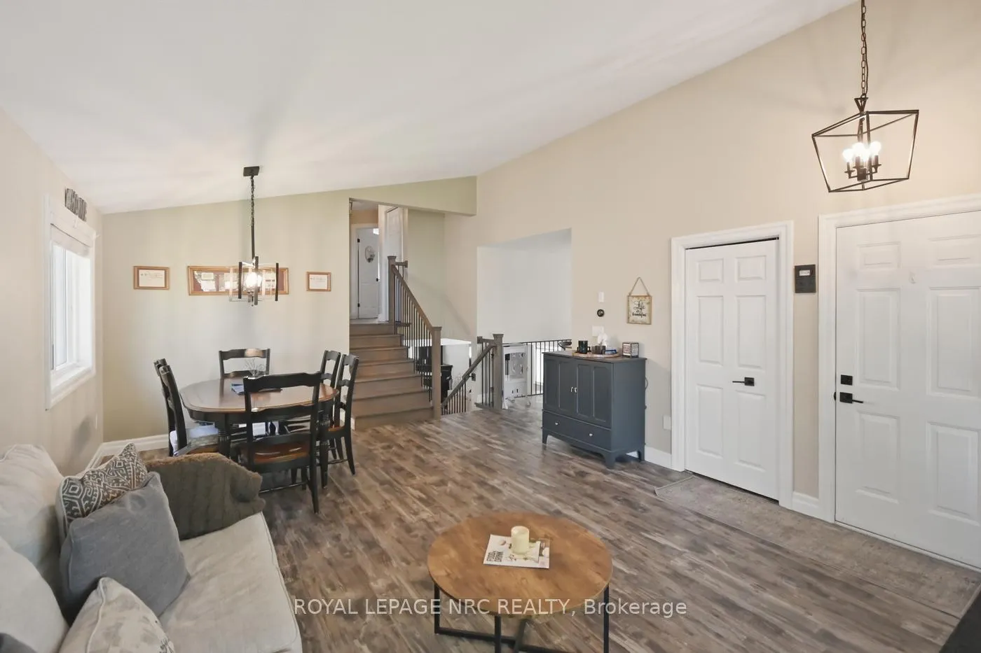 Photo 13 of 5622 Magnolia Drive, Niagara Falls, Ascot — HOMEH