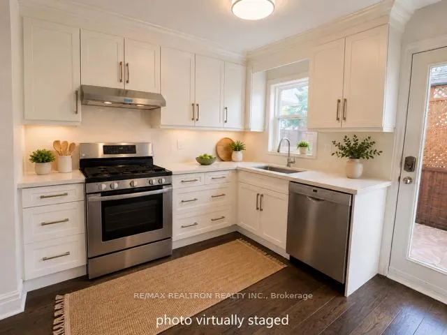 Photo 4 of Unit Main, 3 Lanark Avenue, Toronto, Oakwood Village — HOMEH