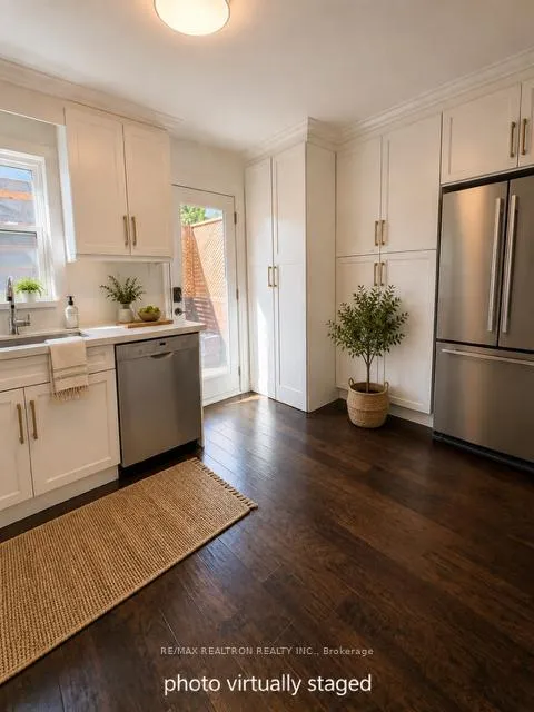 Photo 5 of Unit Main, 3 Lanark Avenue, Toronto, Oakwood Village — HOMEH