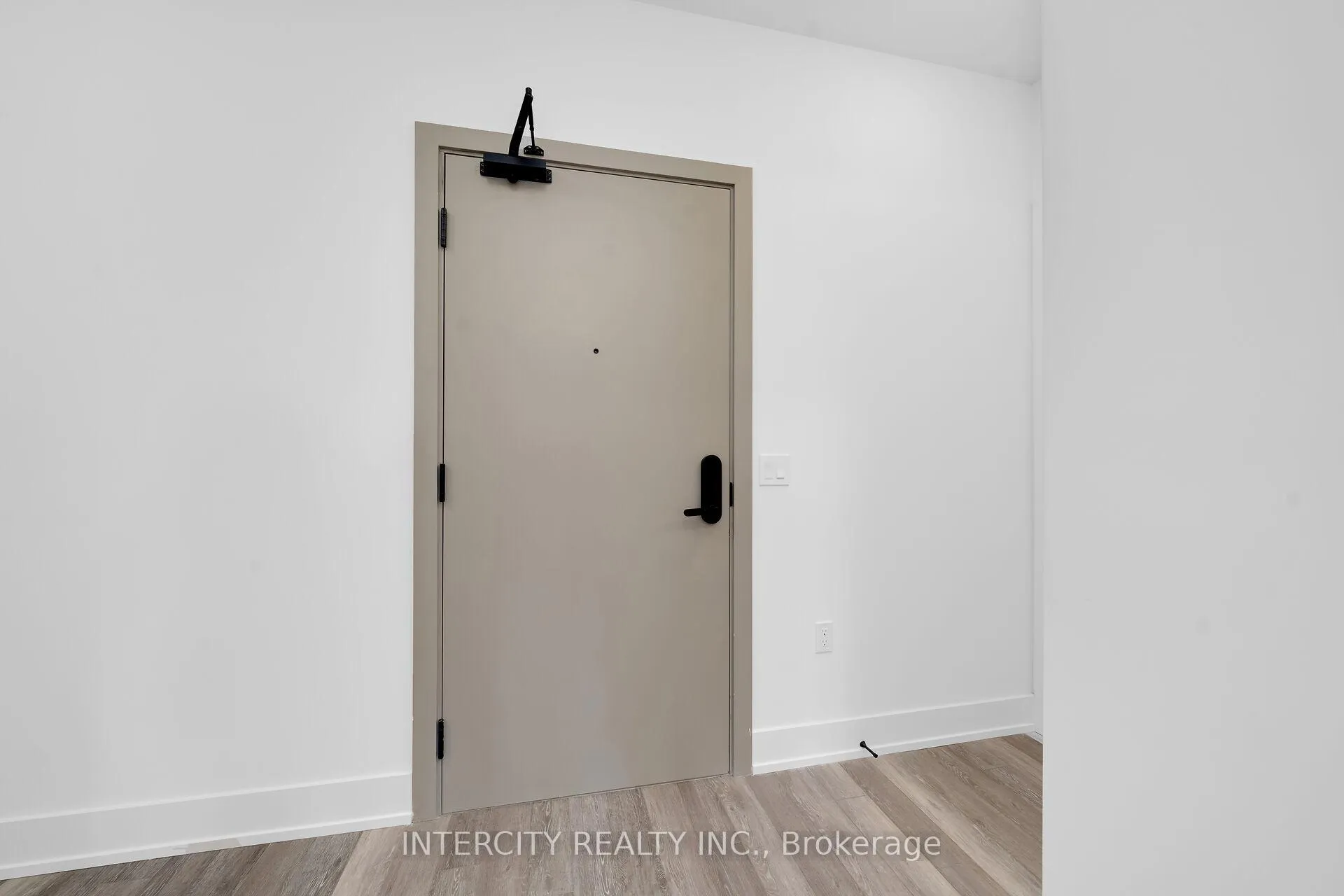 Photo 9 of Unit 327, 2075 King Road, King, King City — HOMEH