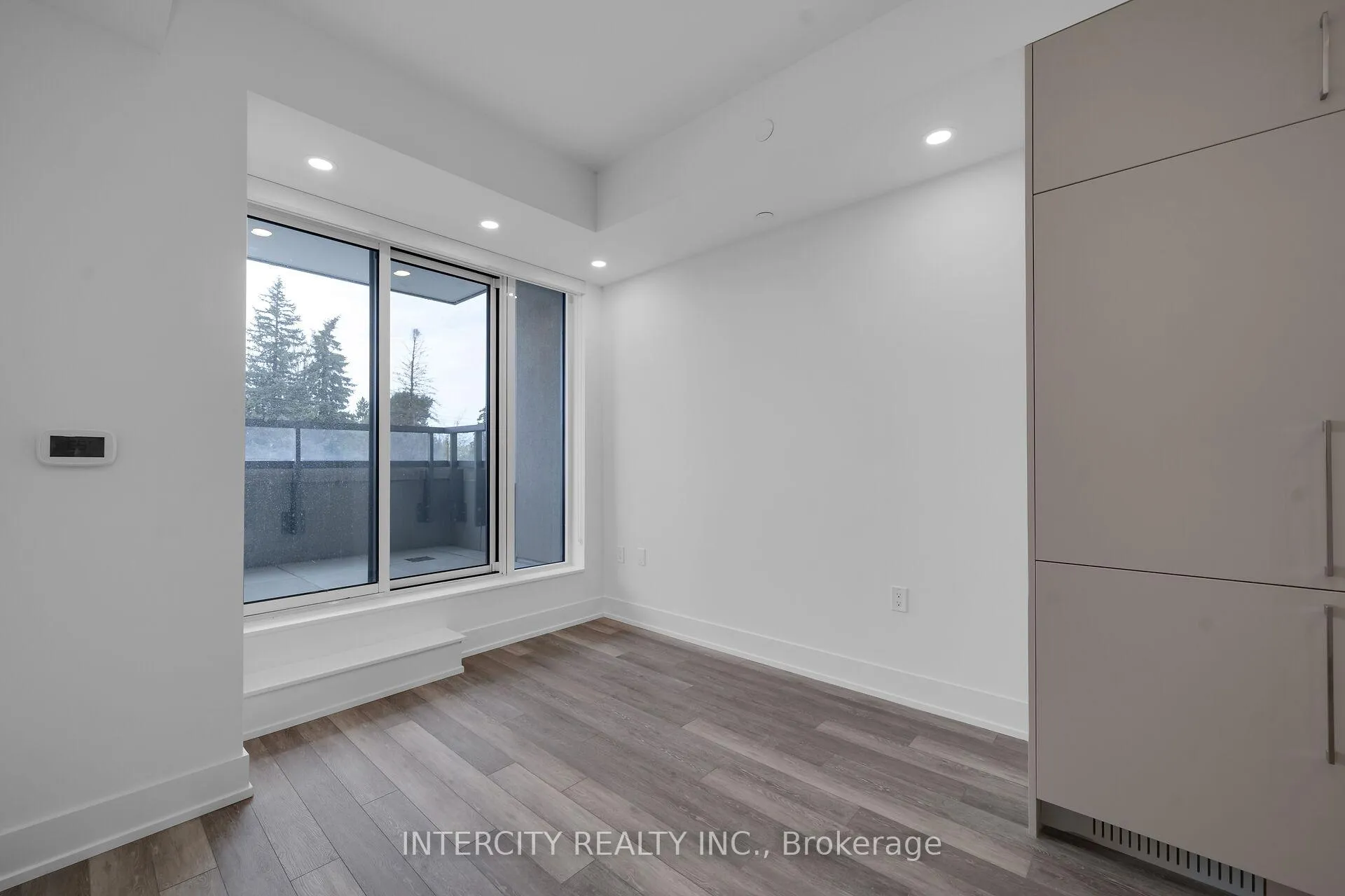 Photo 15 of Unit 327, 2075 King Road, King, King City — HOMEH