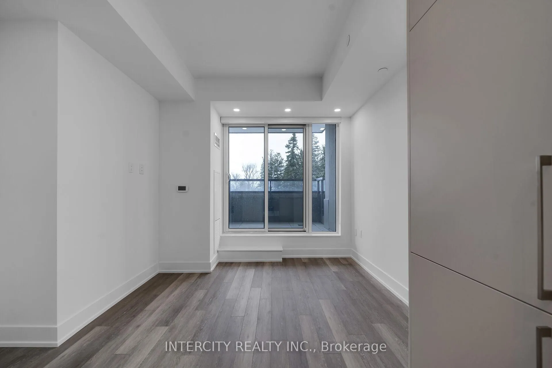 Photo 16 of Unit 327, 2075 King Road, King, King City — HOMEH