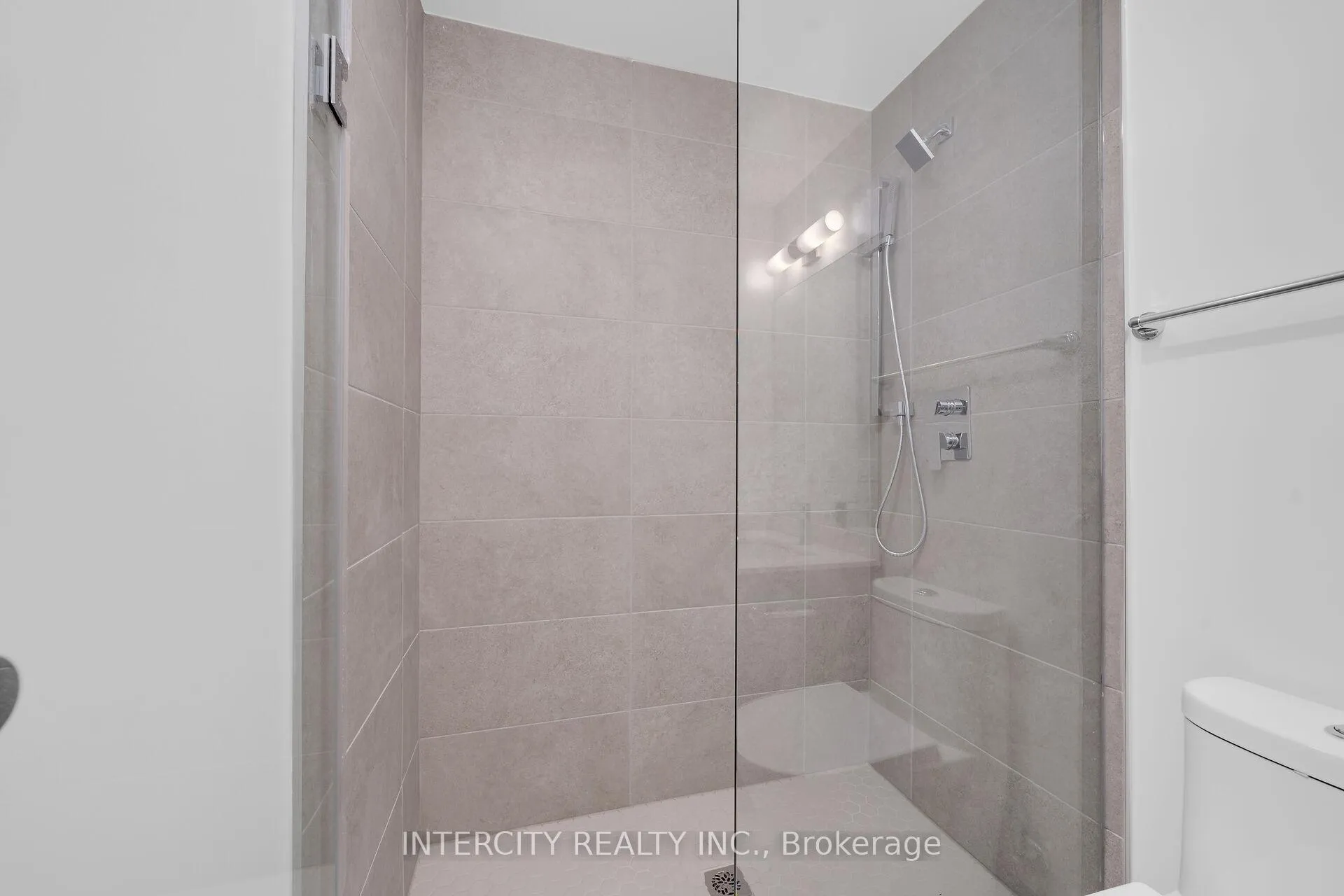 Photo 19 of Unit 327, 2075 King Road, King, King City — HOMEH