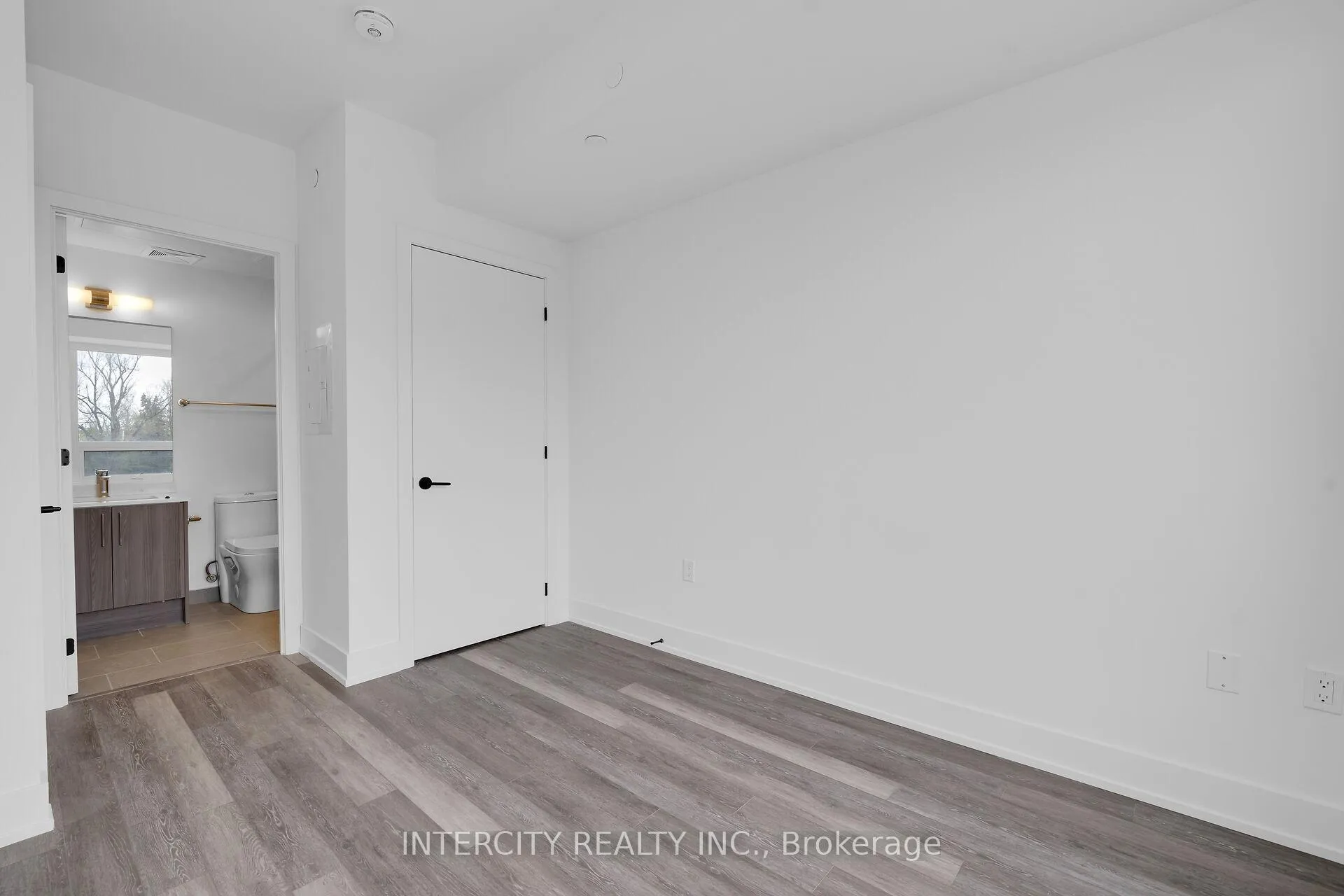 Photo 22 of Unit 327, 2075 King Road, King, King City — HOMEH