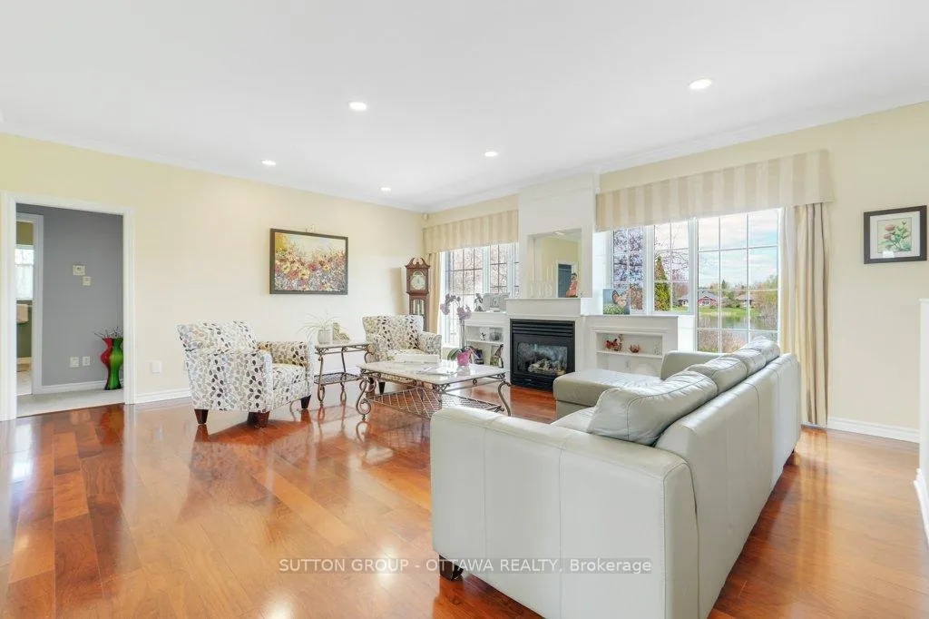 Photo 9 of 6881 Lakes Park Drive, Ottawa, Greely — HOMEH