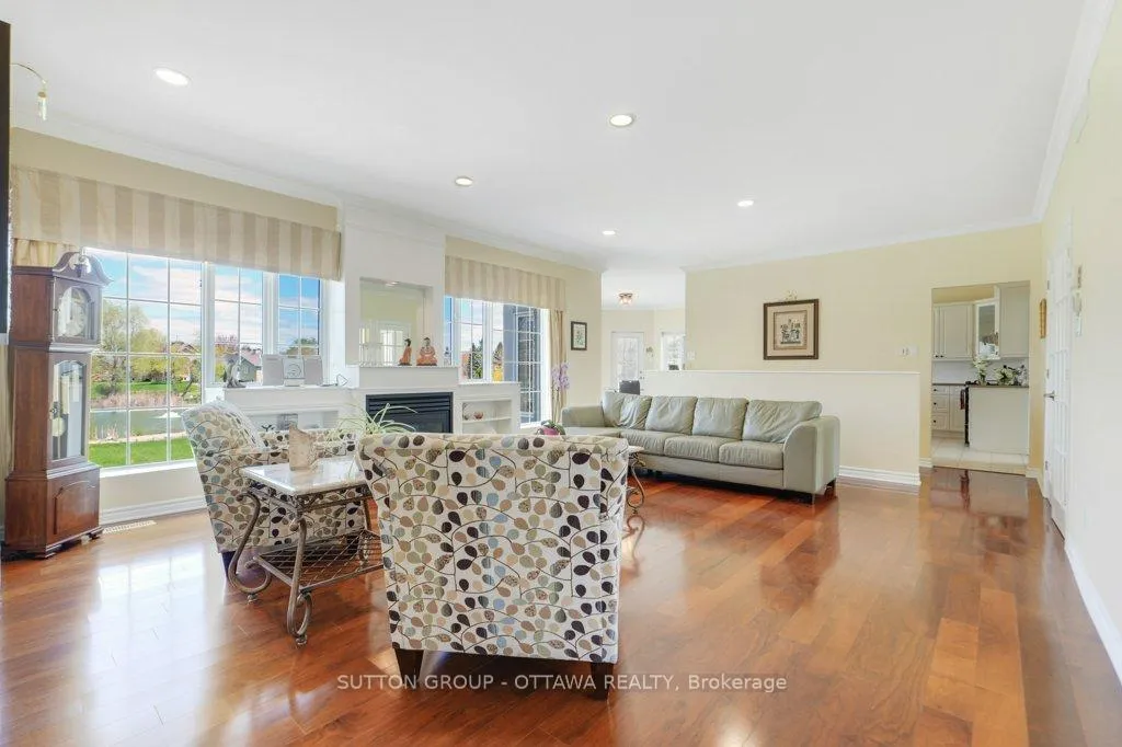 Photo 11 of 6881 Lakes Park Drive, Ottawa, Greely — HOMEH