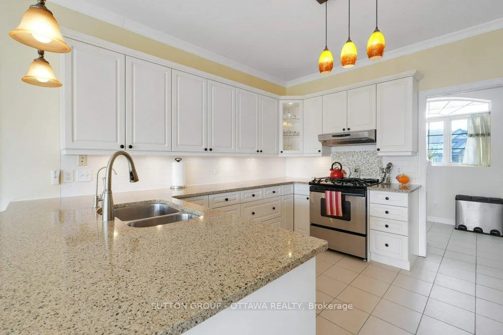 Photo 16 of 6881 Lakes Park Drive, Ottawa, Greely — HOMEH