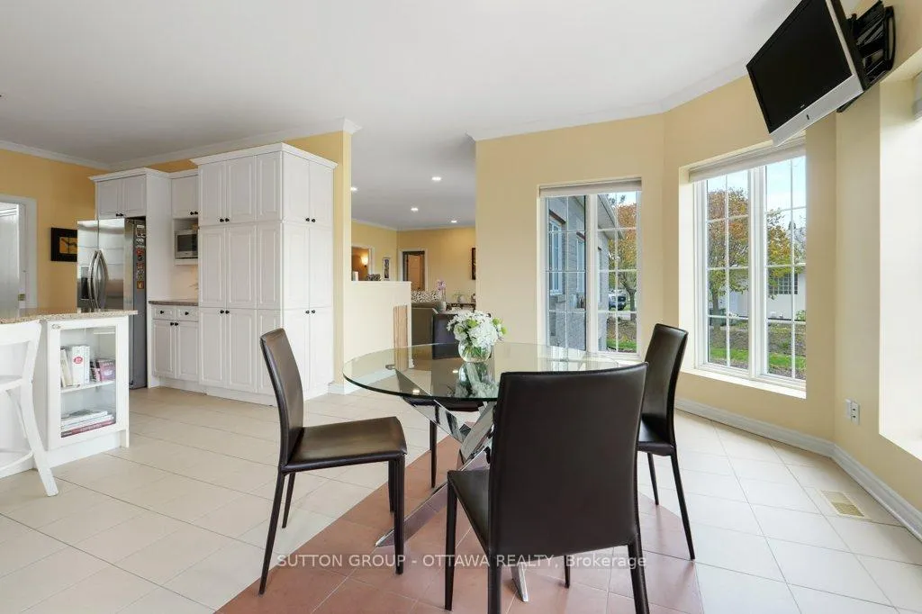 Photo 18 of 6881 Lakes Park Drive, Ottawa, Greely — HOMEH