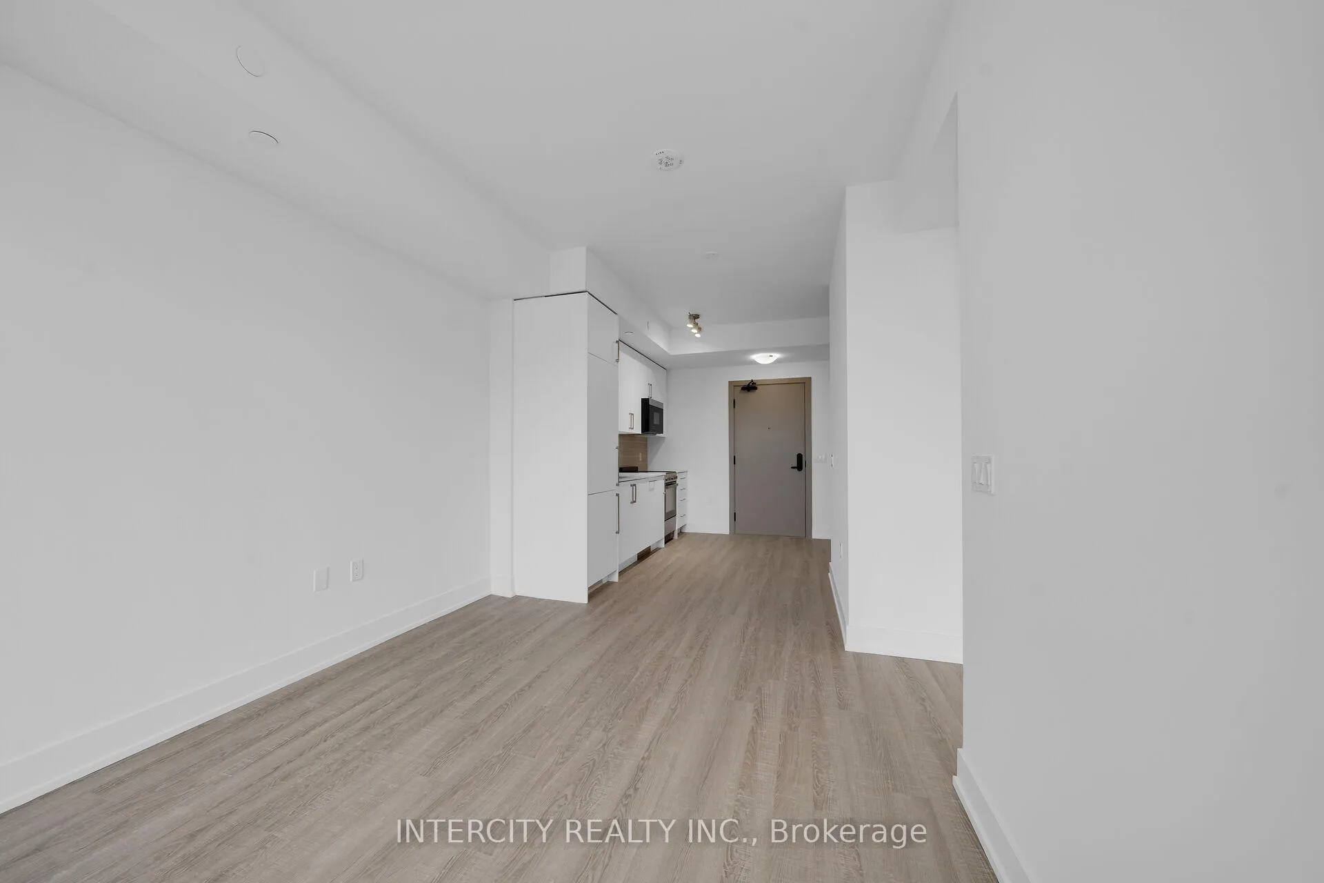 Photo 17 of Unit 333, 2075 King Road, King, King City — HOMEH