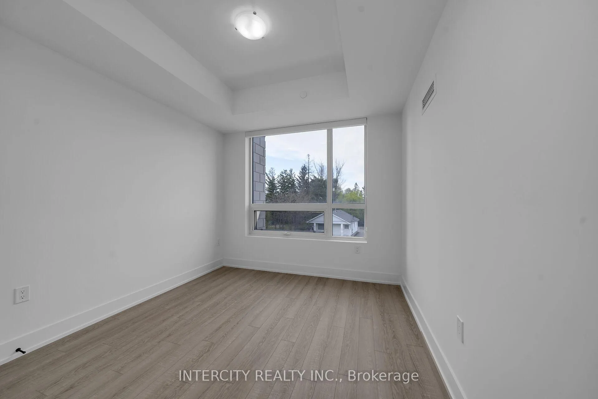 Photo 18 of Unit 333, 2075 King Road, King, King City — HOMEH