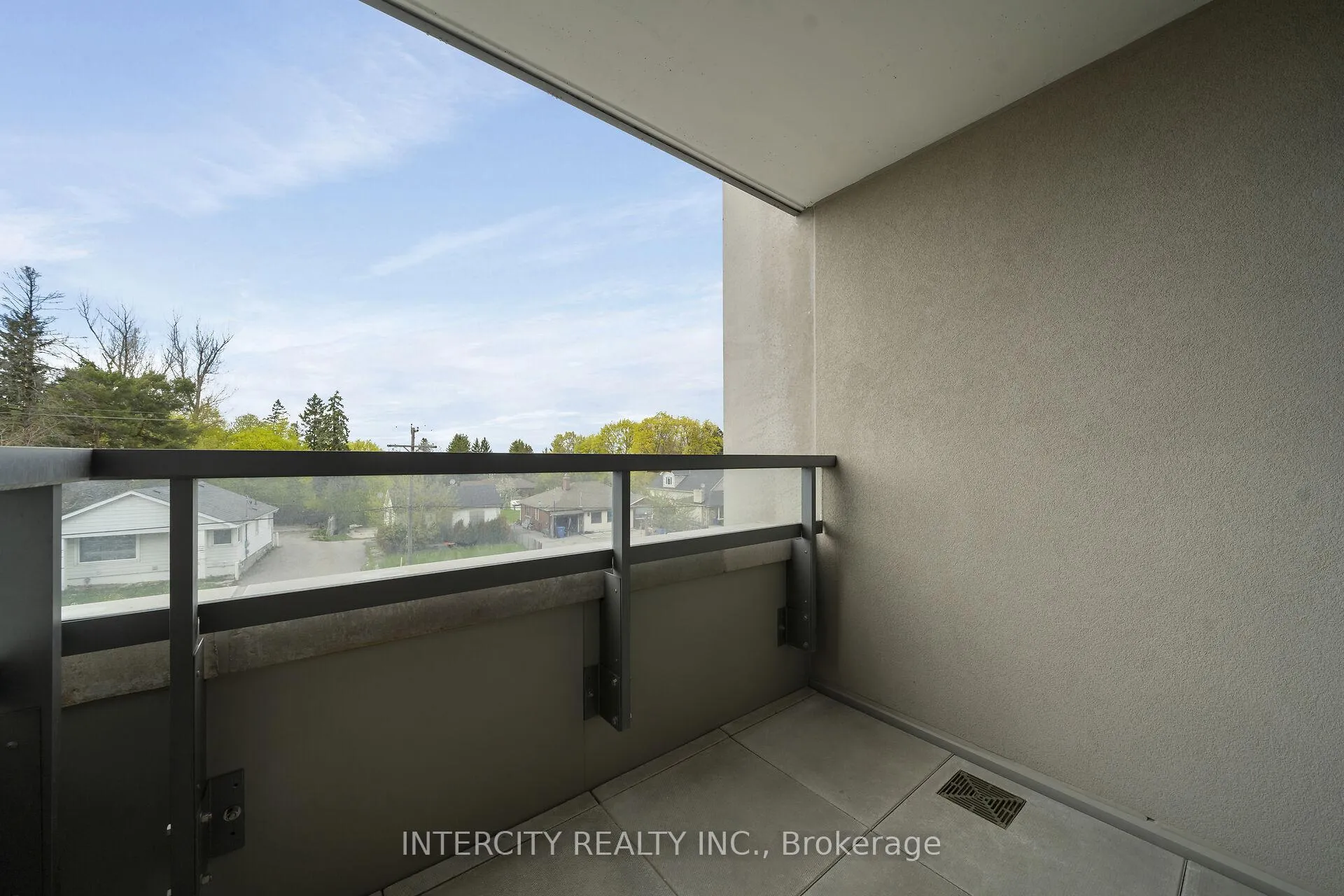 Photo 23 of Unit 333, 2075 King Road, King, King City — HOMEH