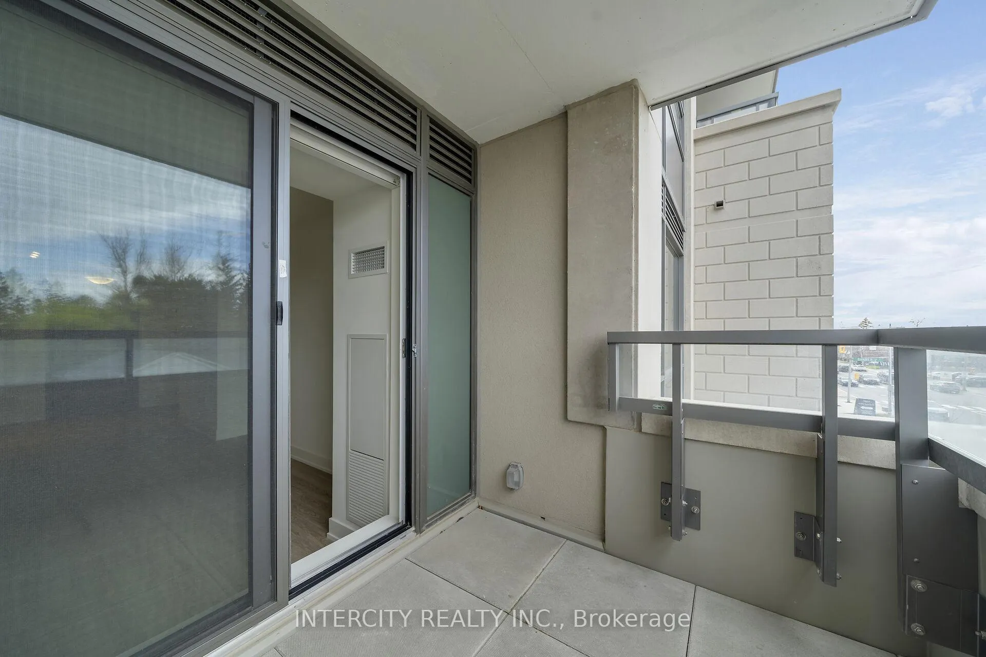 Photo 24 of Unit 333, 2075 King Road, King, King City — HOMEH
