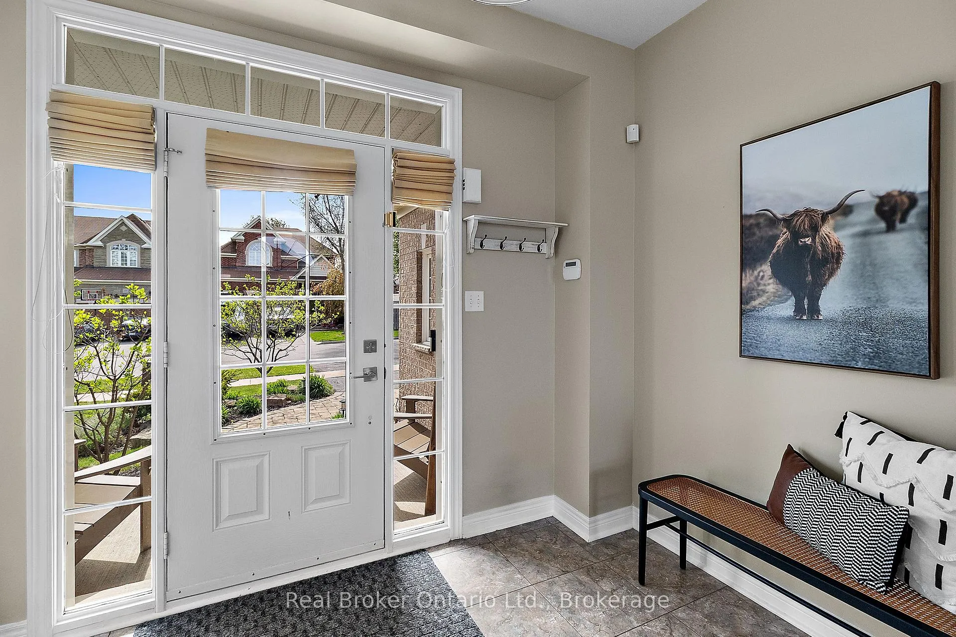 Photo 6 of 27 Goodall Crescent, Clarington, Bowmanville — HOMEH