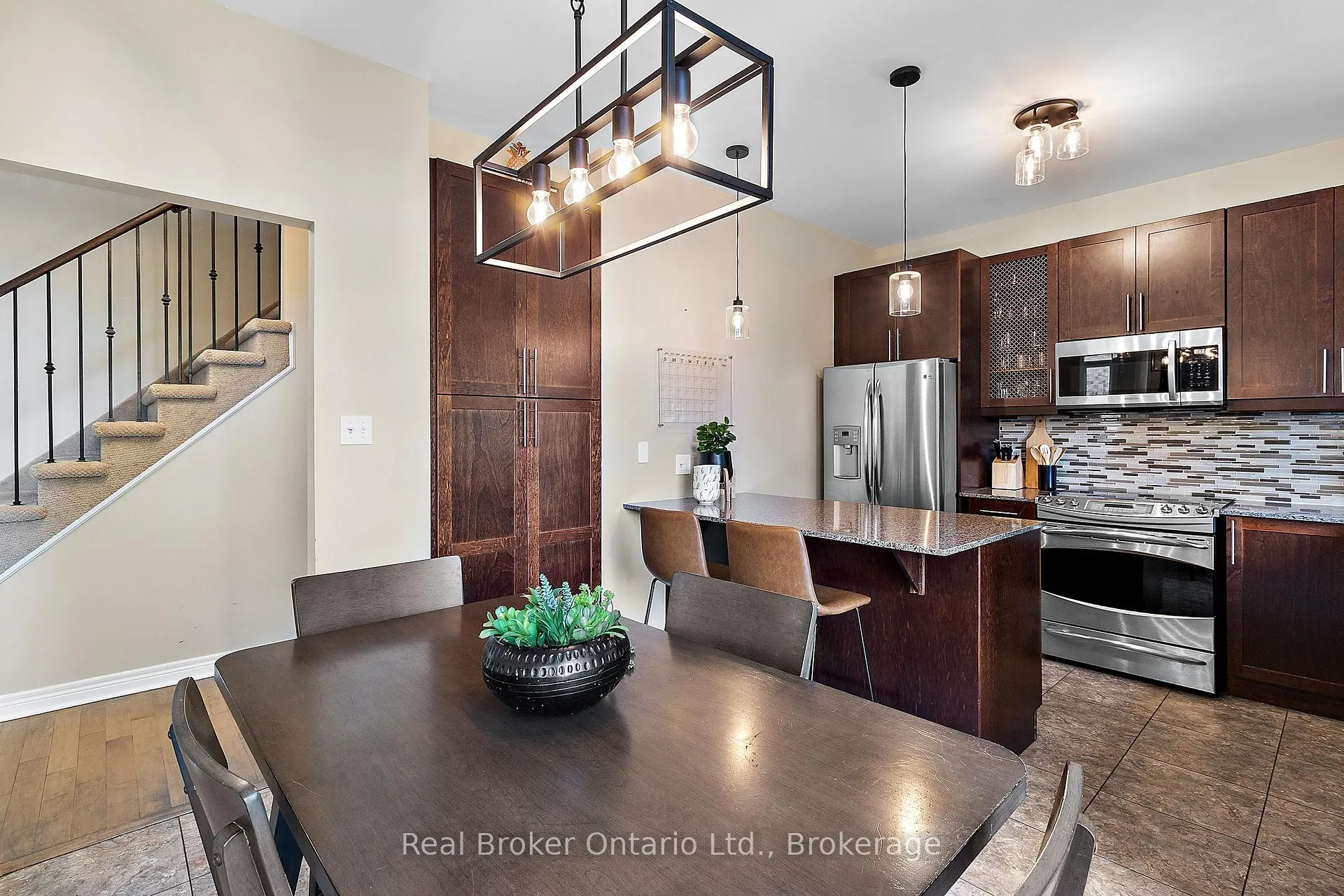 Photo 8 of 27 Goodall Crescent, Clarington, Bowmanville — HOMEH