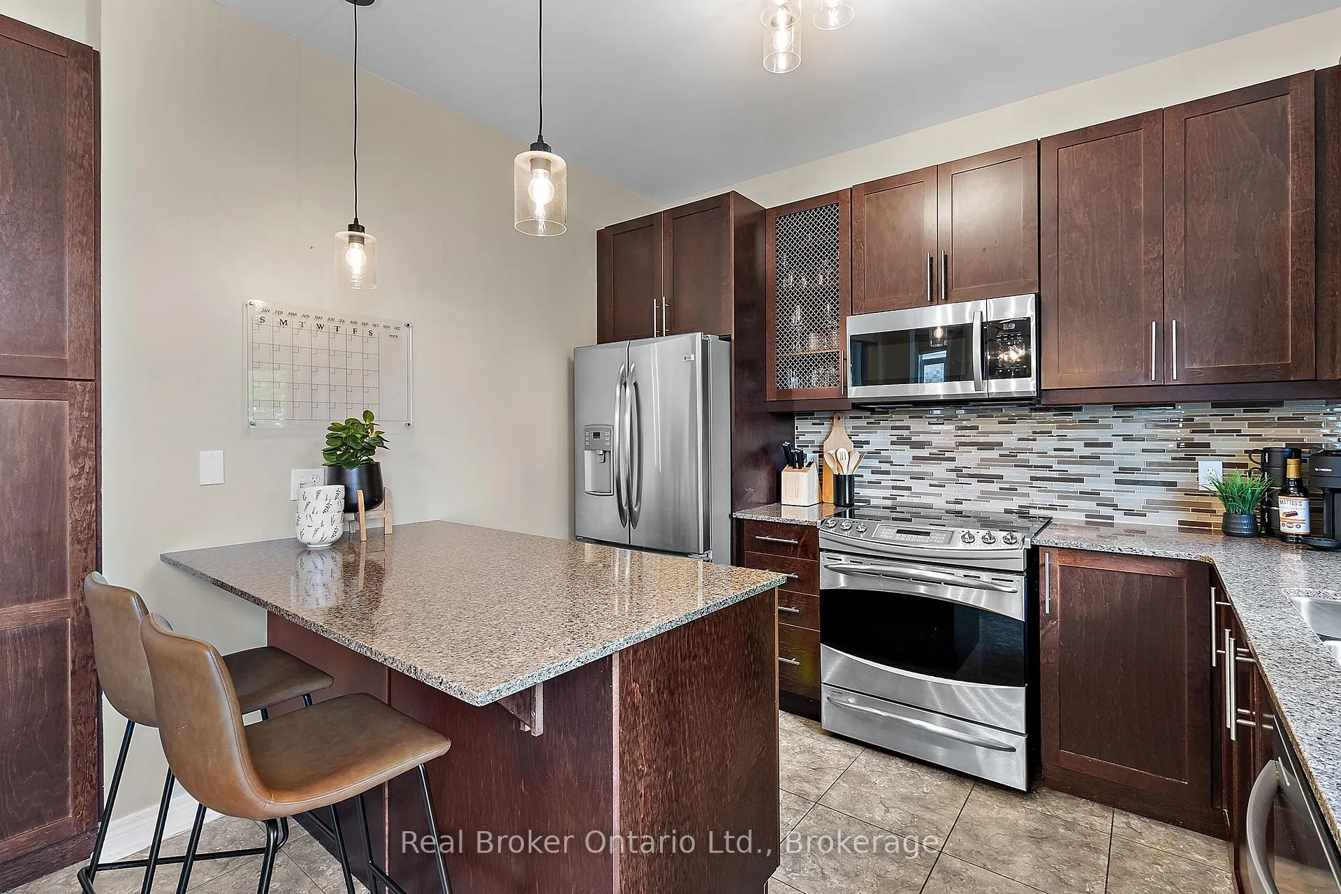 Photo 11 of 27 Goodall Crescent, Clarington, Bowmanville — HOMEH