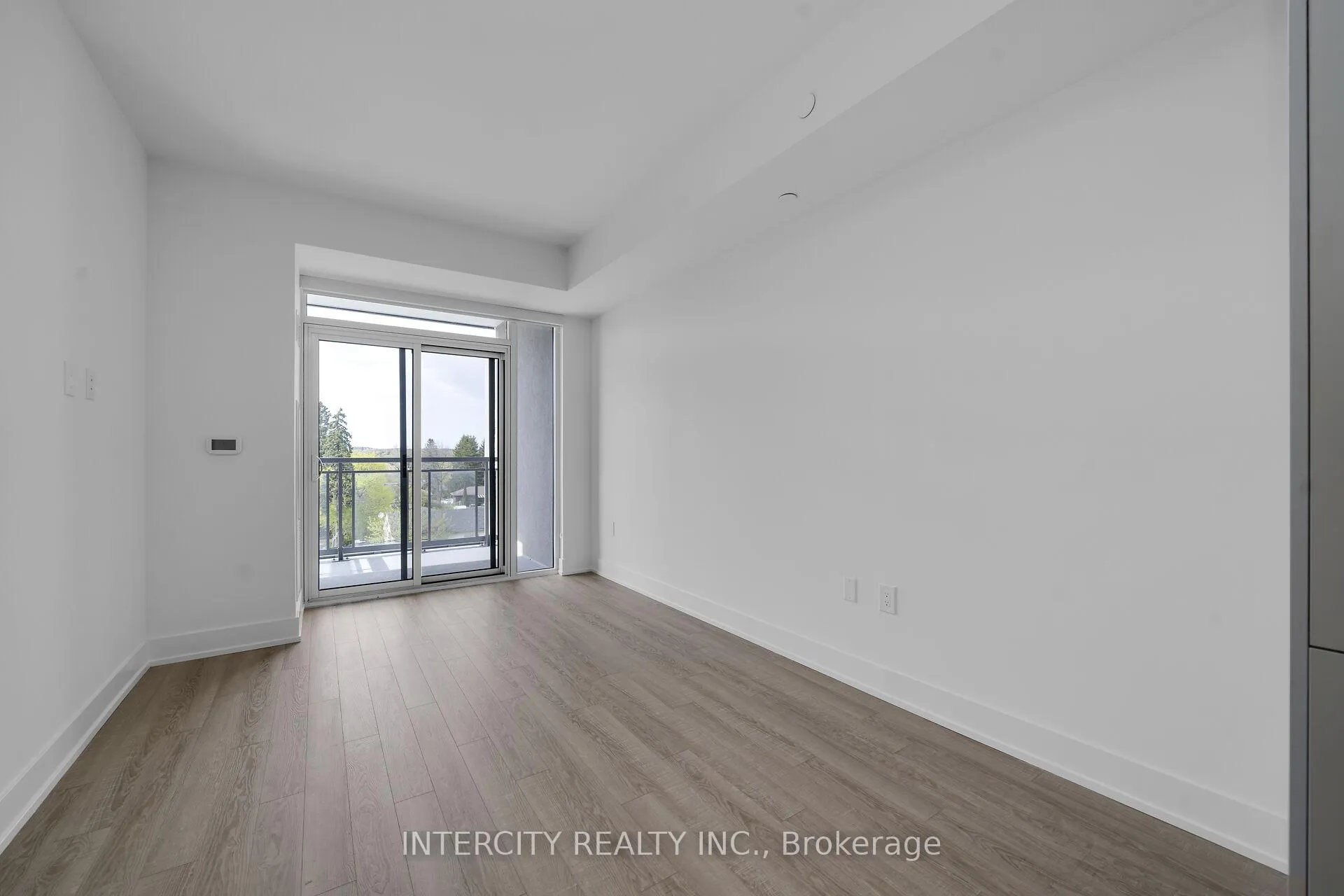 Photo 17 of Unit 431, 2075 King Road, King, King City — HOMEH