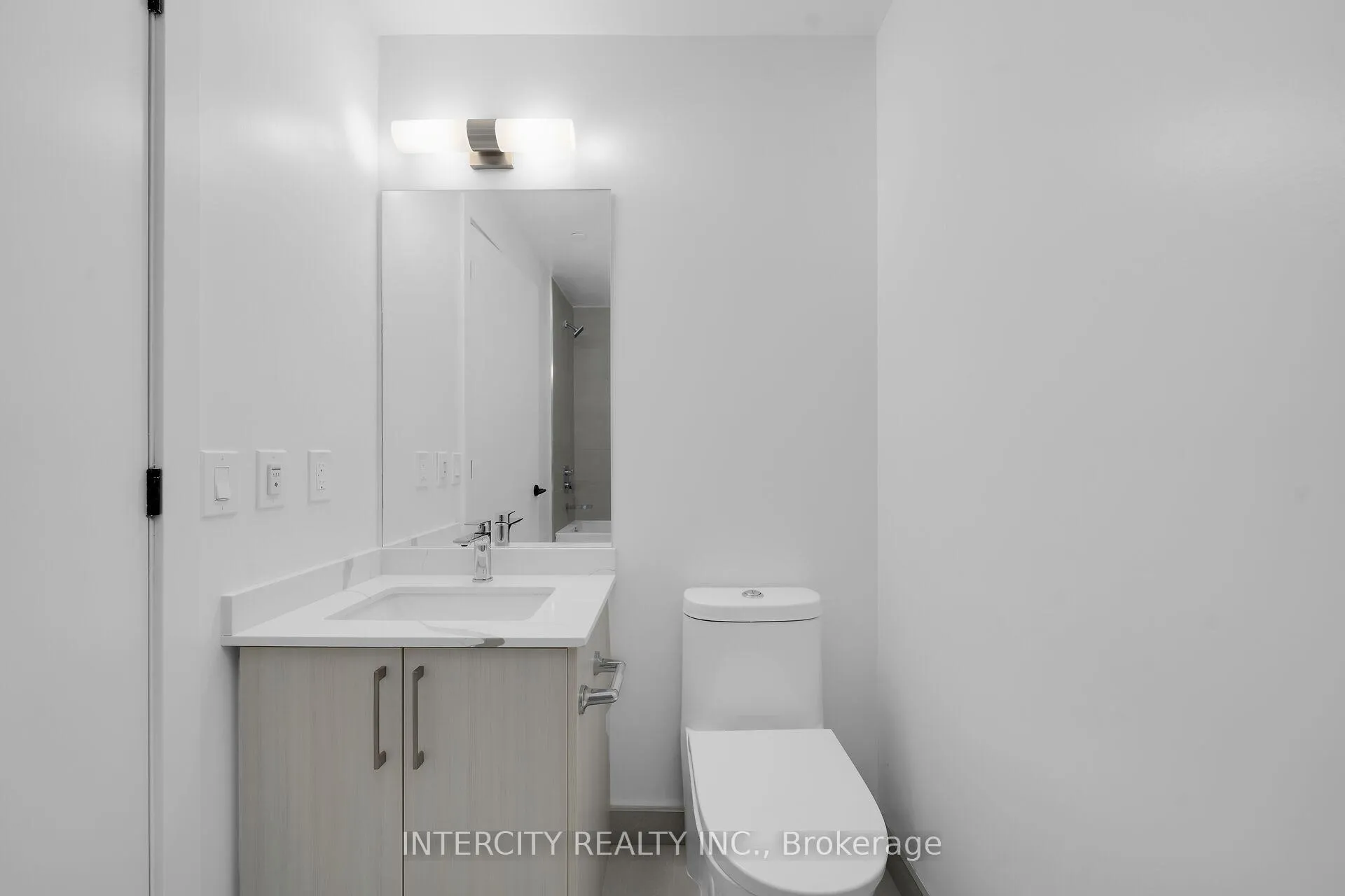 Photo 22 of Unit 431, 2075 King Road, King, King City — HOMEH
