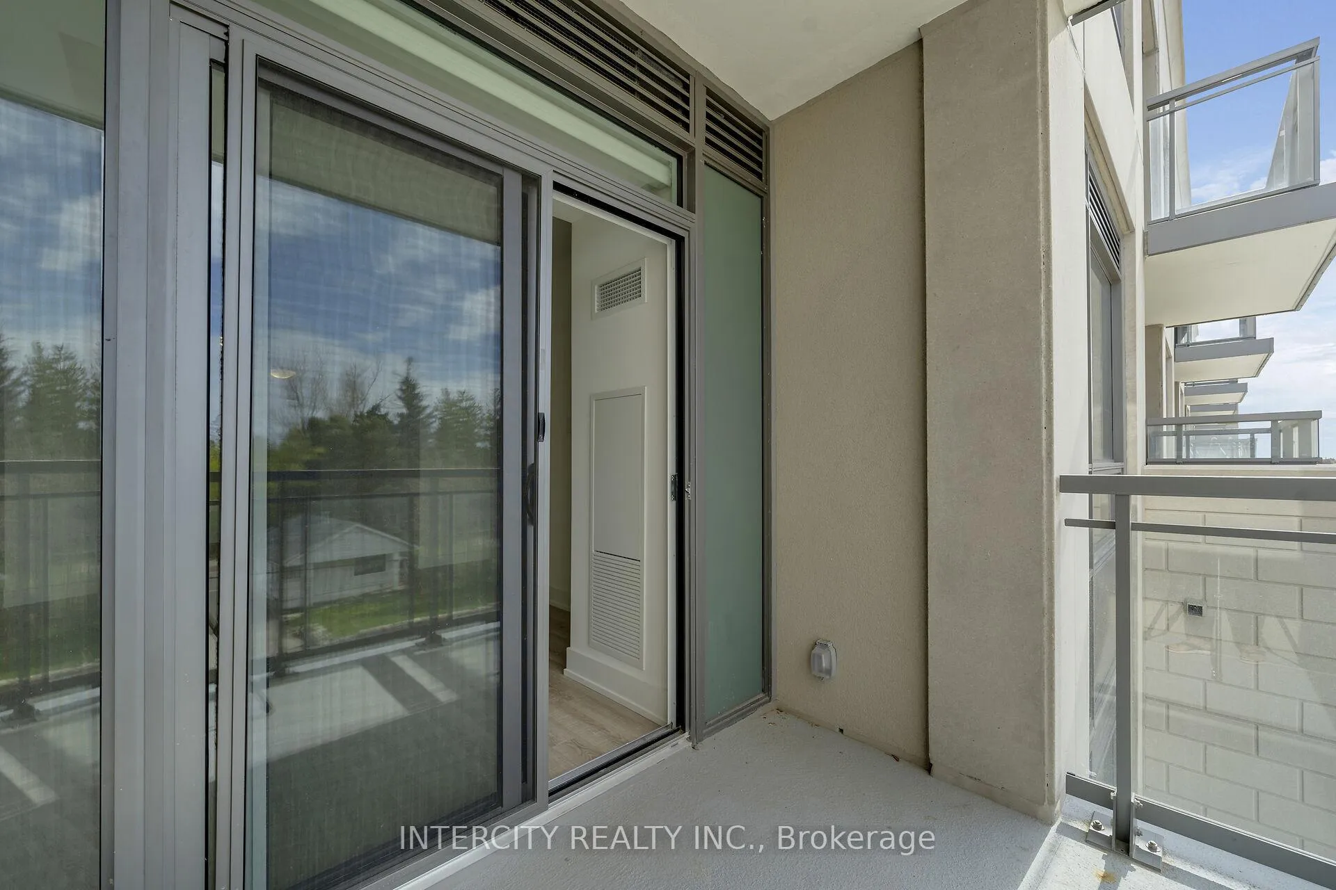 Photo 26 of Unit 431, 2075 King Road, King, King City — HOMEH