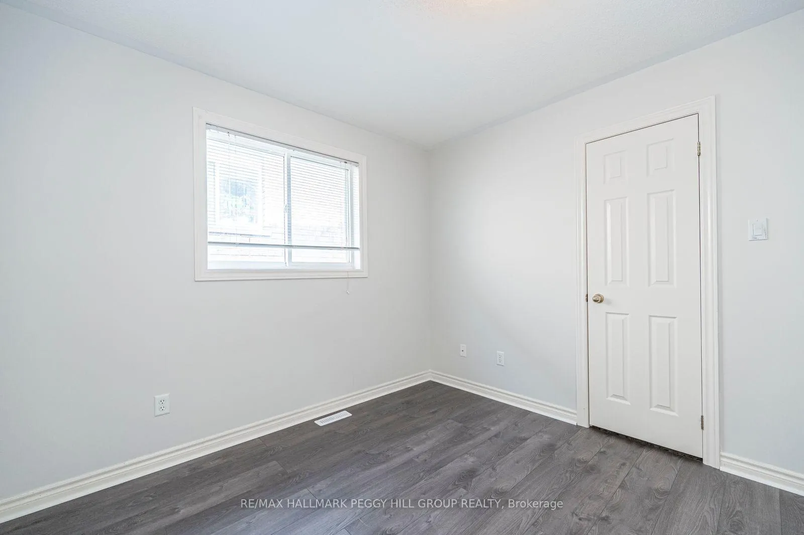 Photo 8 of 1 Michael Crescent, Barrie, East Bayfield — HOMEH