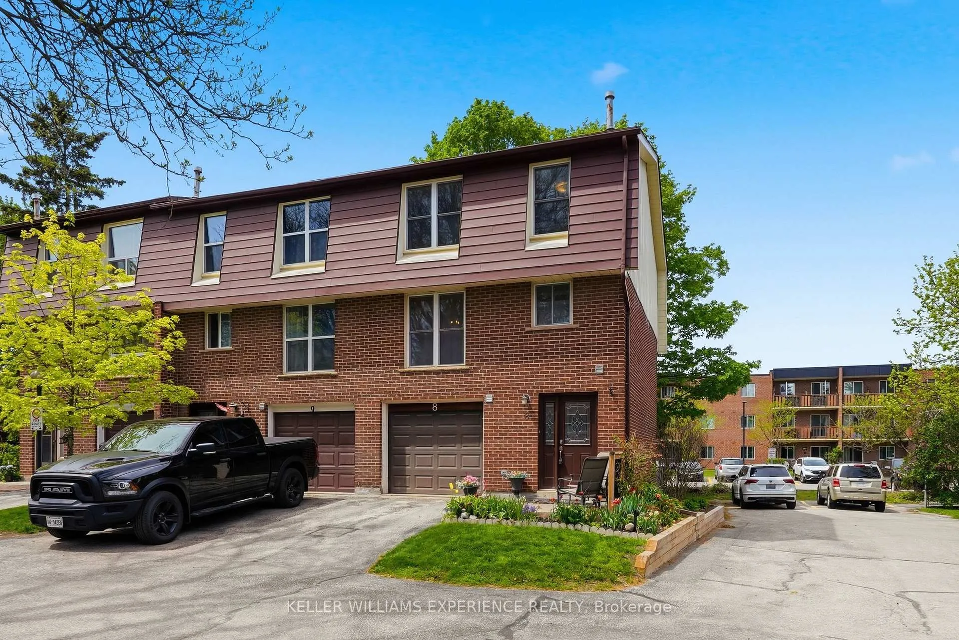 Front of Unit 8, 246 Tupper Boulevard