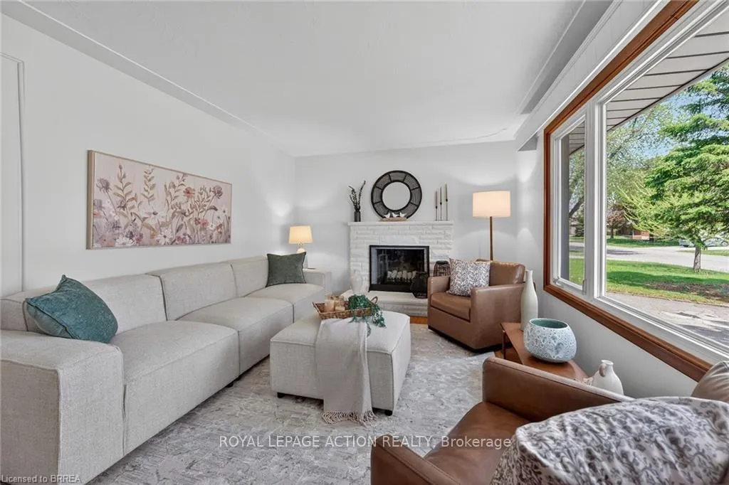 Photo 3 of 15 Tranquility Street, Brantford, Greenbrier — HOMEH