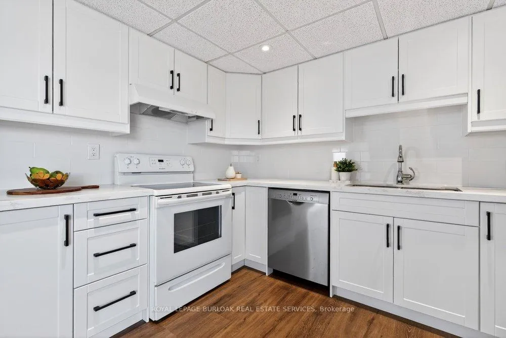 Photo 16 of Unit 1007, 5090 Pinedale Avenue, Burlington, Appleby — HOMEH