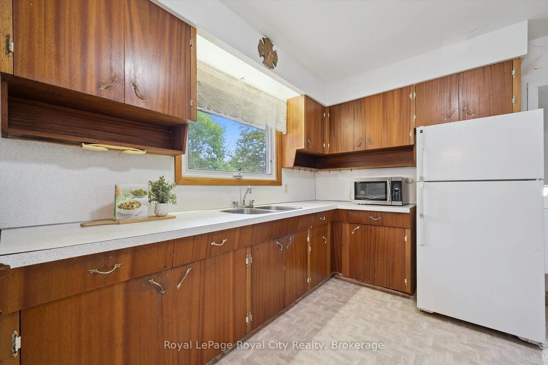 Photo 19 of 12 Hamilton Drive, Guelph/Eramosa, Rural Guelph/Eramosa East — HOMEH