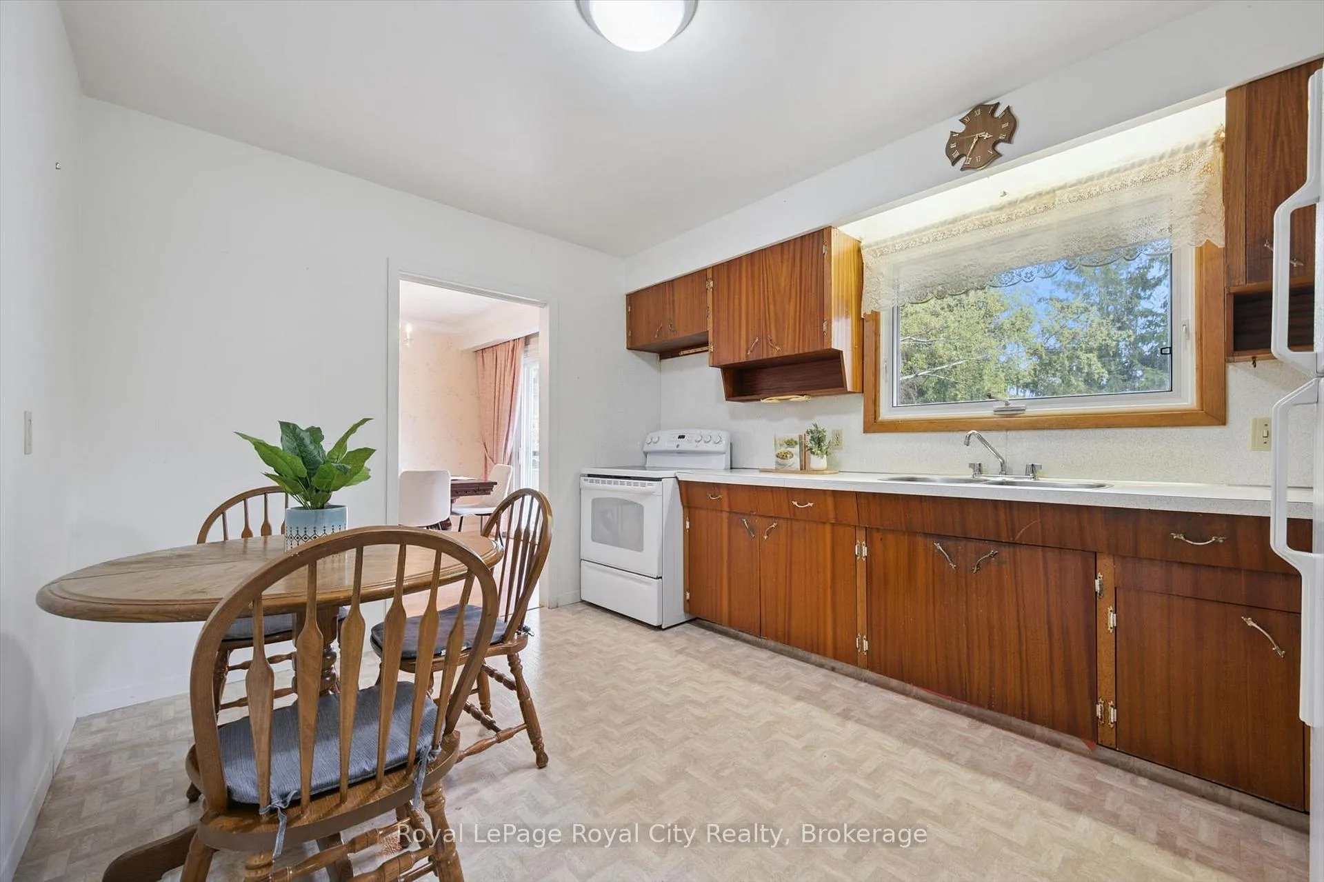 Photo 21 of 12 Hamilton Drive, Guelph/Eramosa, Rural Guelph/Eramosa East — HOMEH
