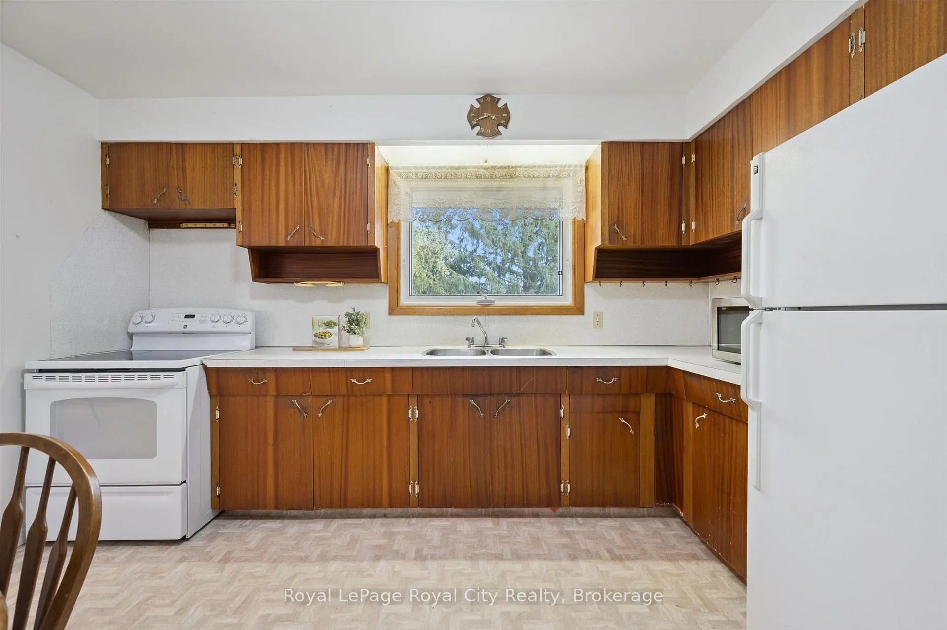 Photo 22 of 12 Hamilton Drive, Guelph/Eramosa, Rural Guelph/Eramosa East — HOMEH