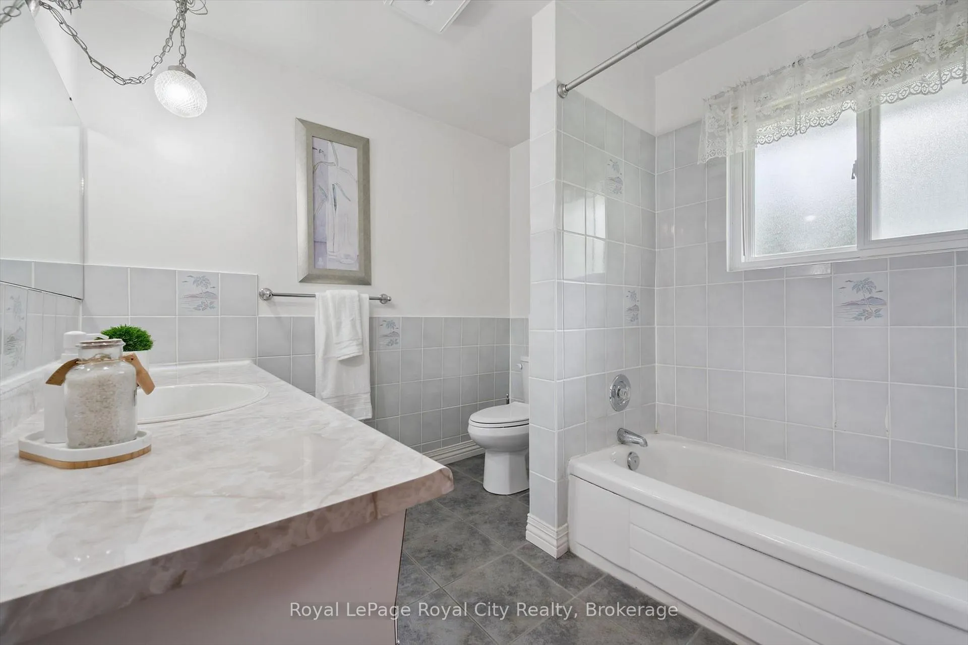 Photo 27 of 12 Hamilton Drive, Guelph/Eramosa, Rural Guelph/Eramosa East — HOMEH